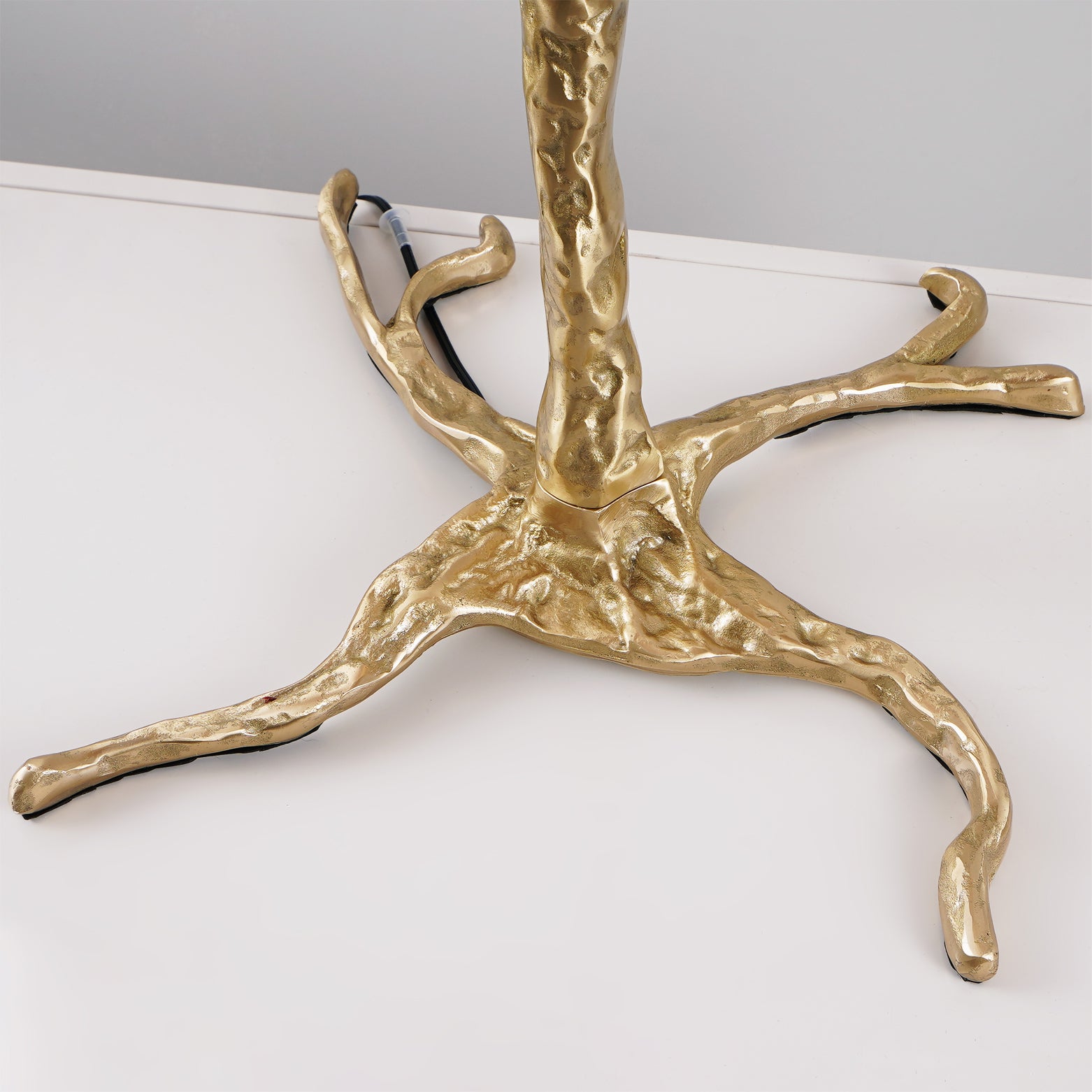 Ostrich Feather Brass Floor Lamp - Lumpaz