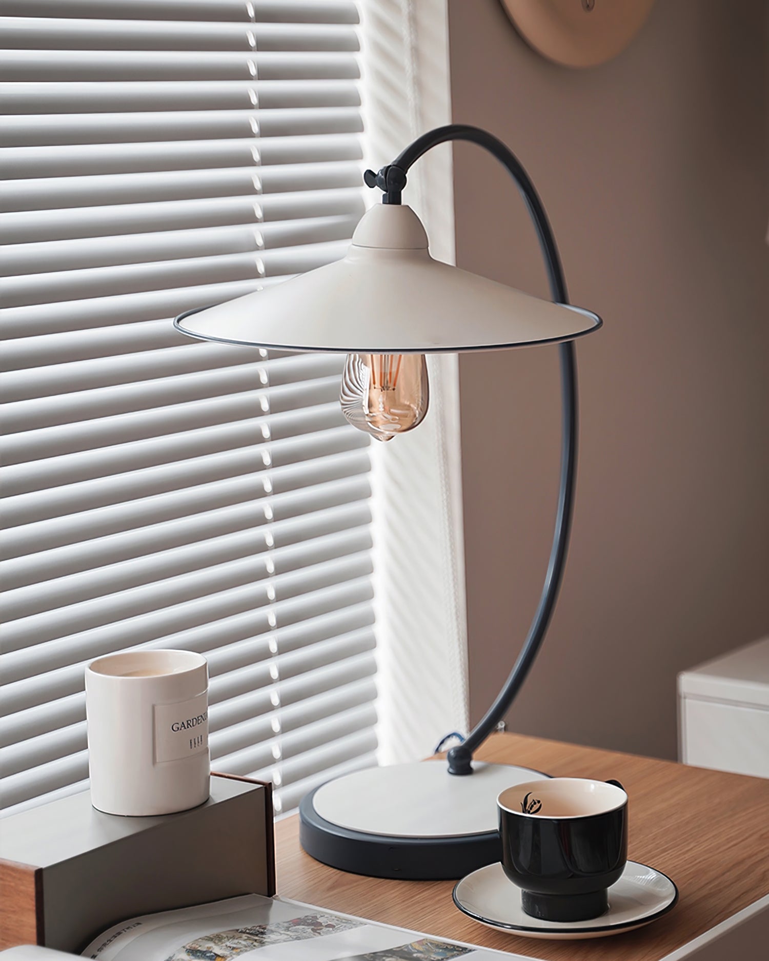 Swan Blue Table Lamp - Lumpaz