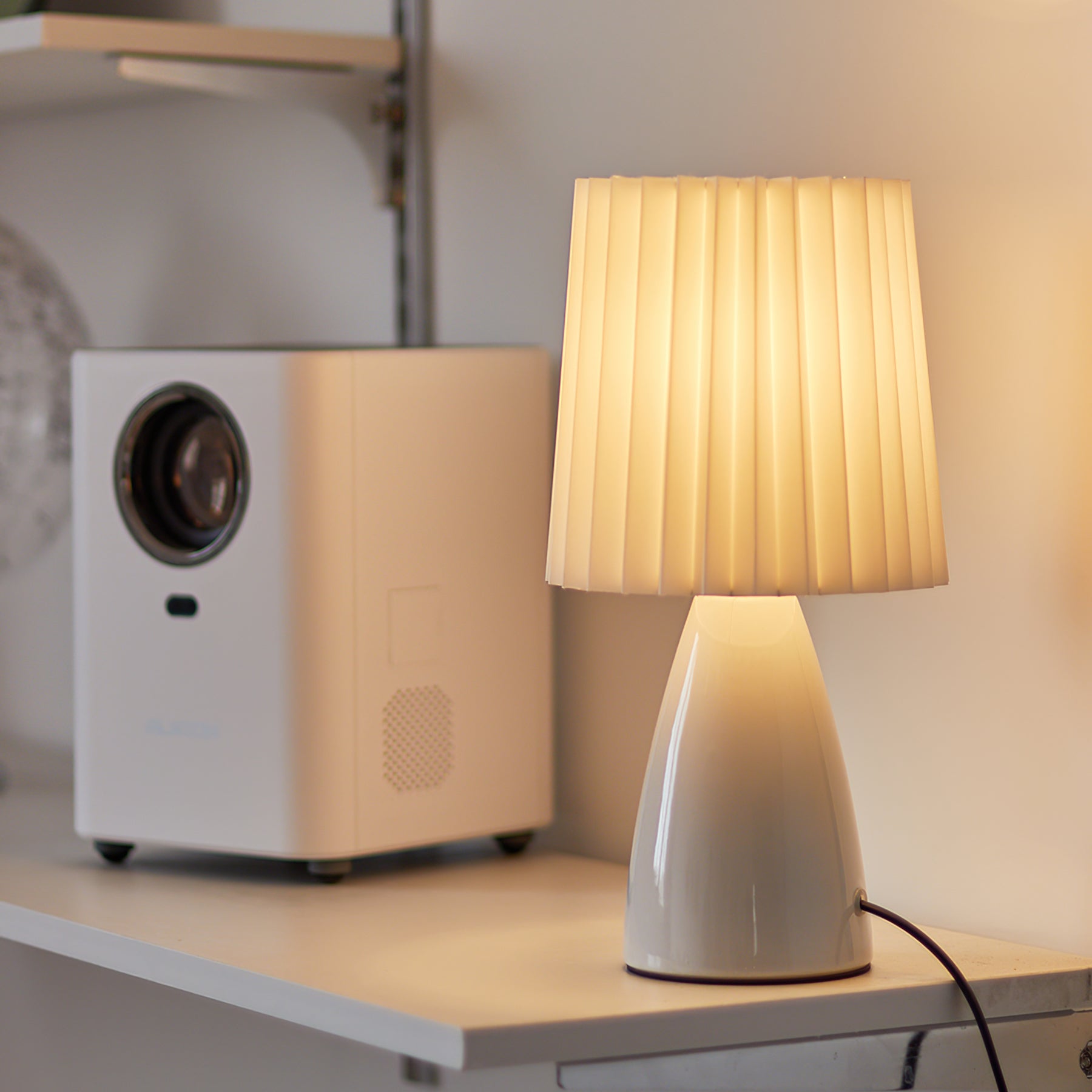 Apollo Table Lamp - Lumpaz