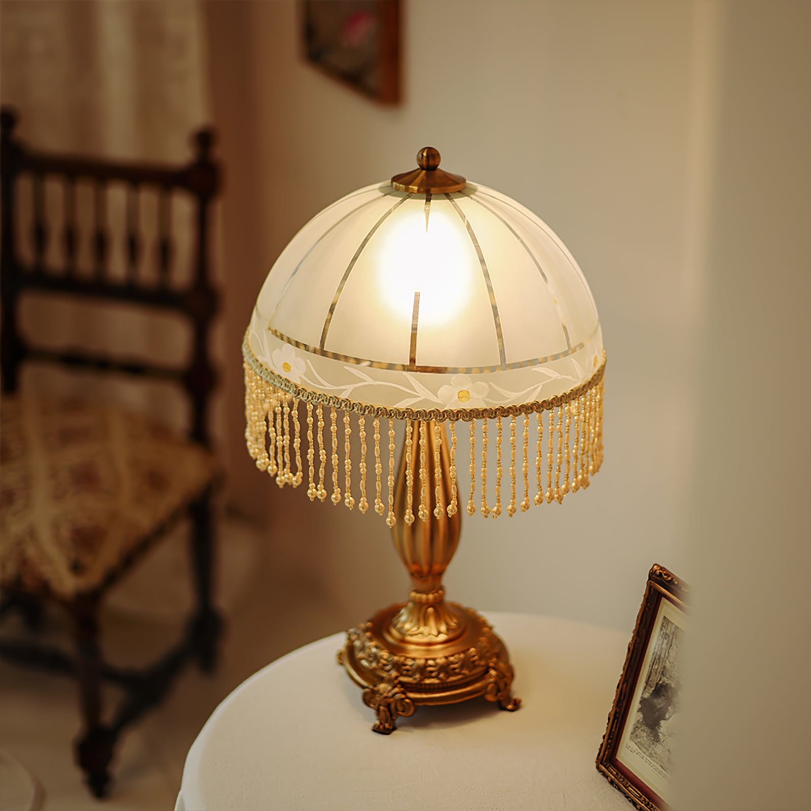 Tassel Flower Table Lamp - Lumpaz