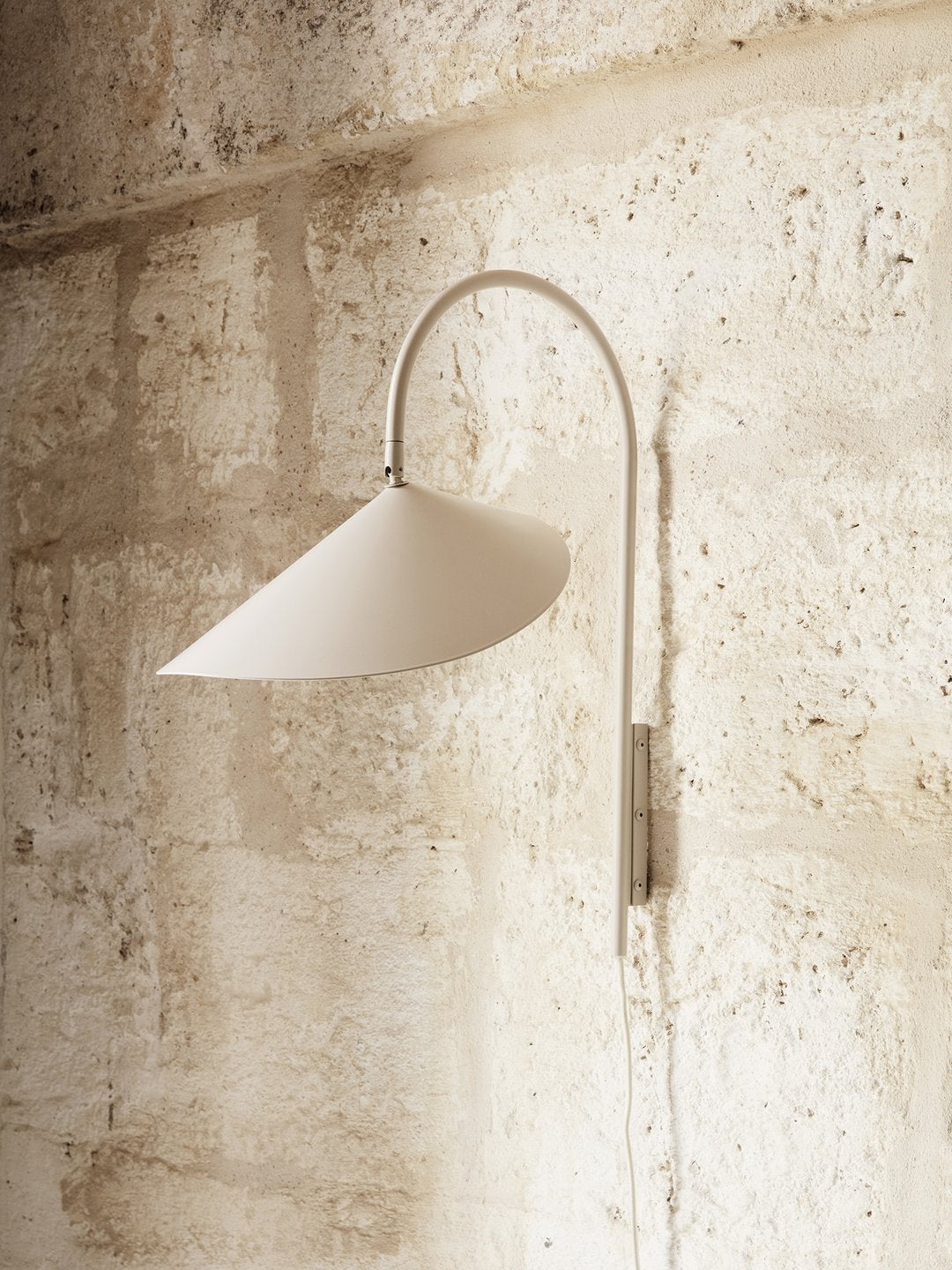 Arum Plug In Wall Lamp - Lumpaz