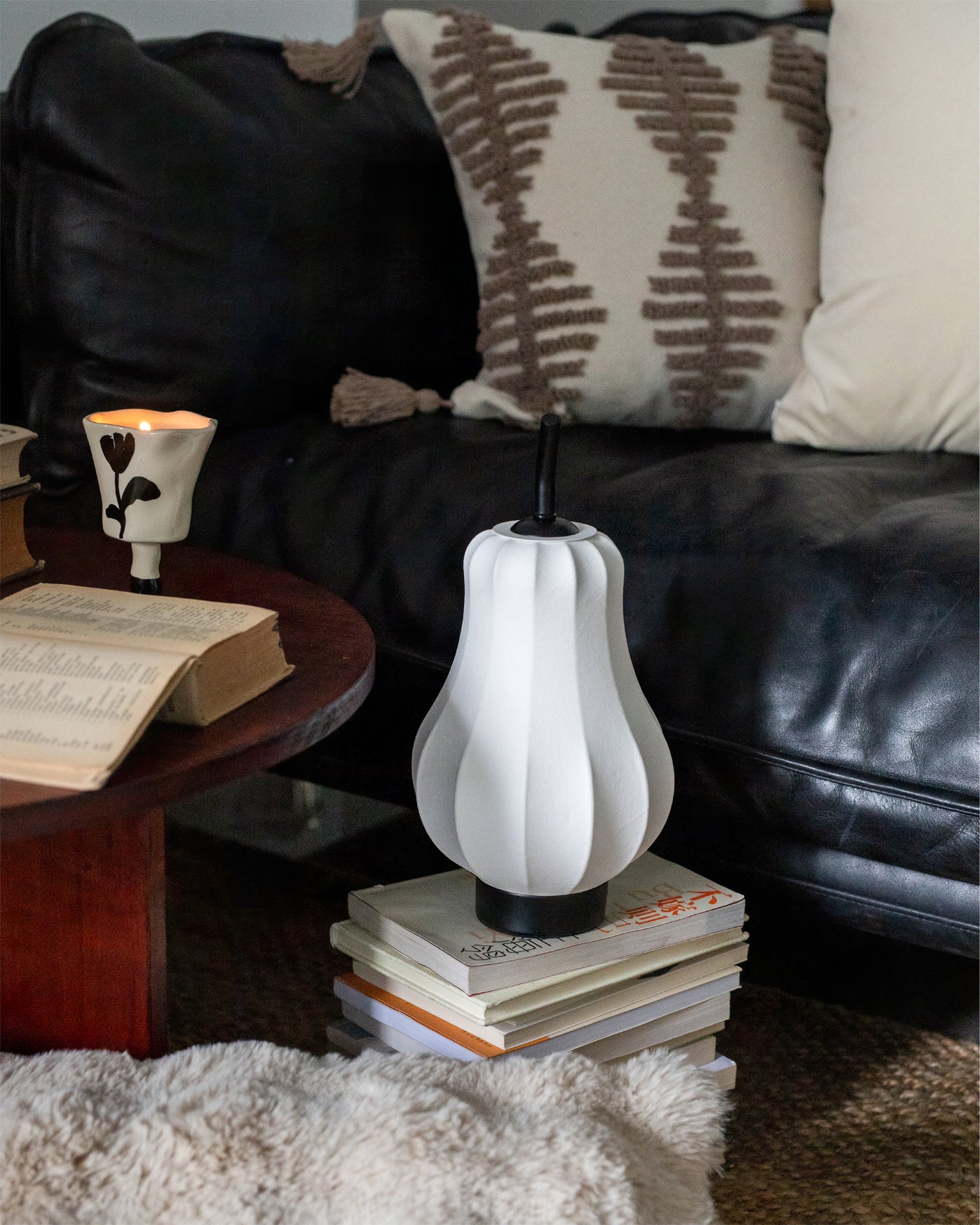 Pear Built-in Battery Table Lamp - Lumpaz