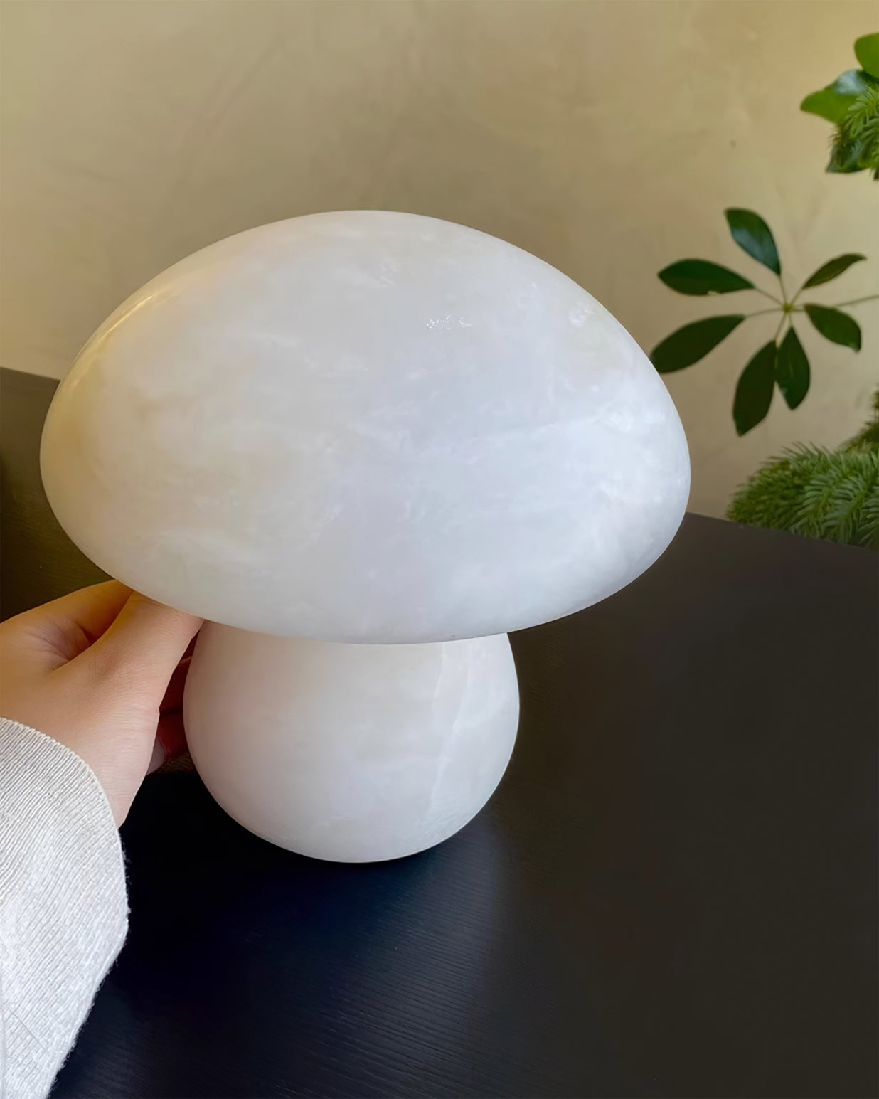 Mushroom Alabaster Table Lamp - Lumpaz