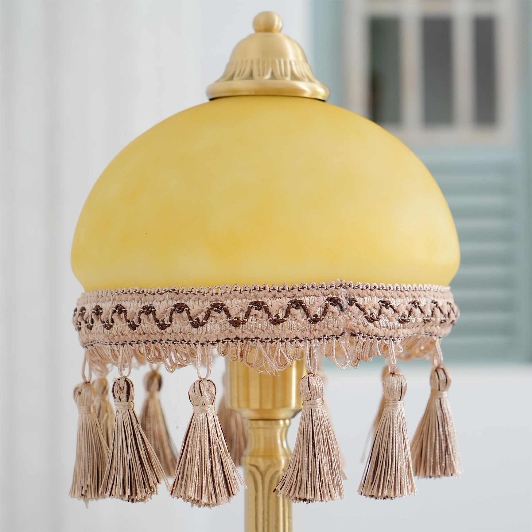 French Tassels Brass Table Lamp - Lumpaz