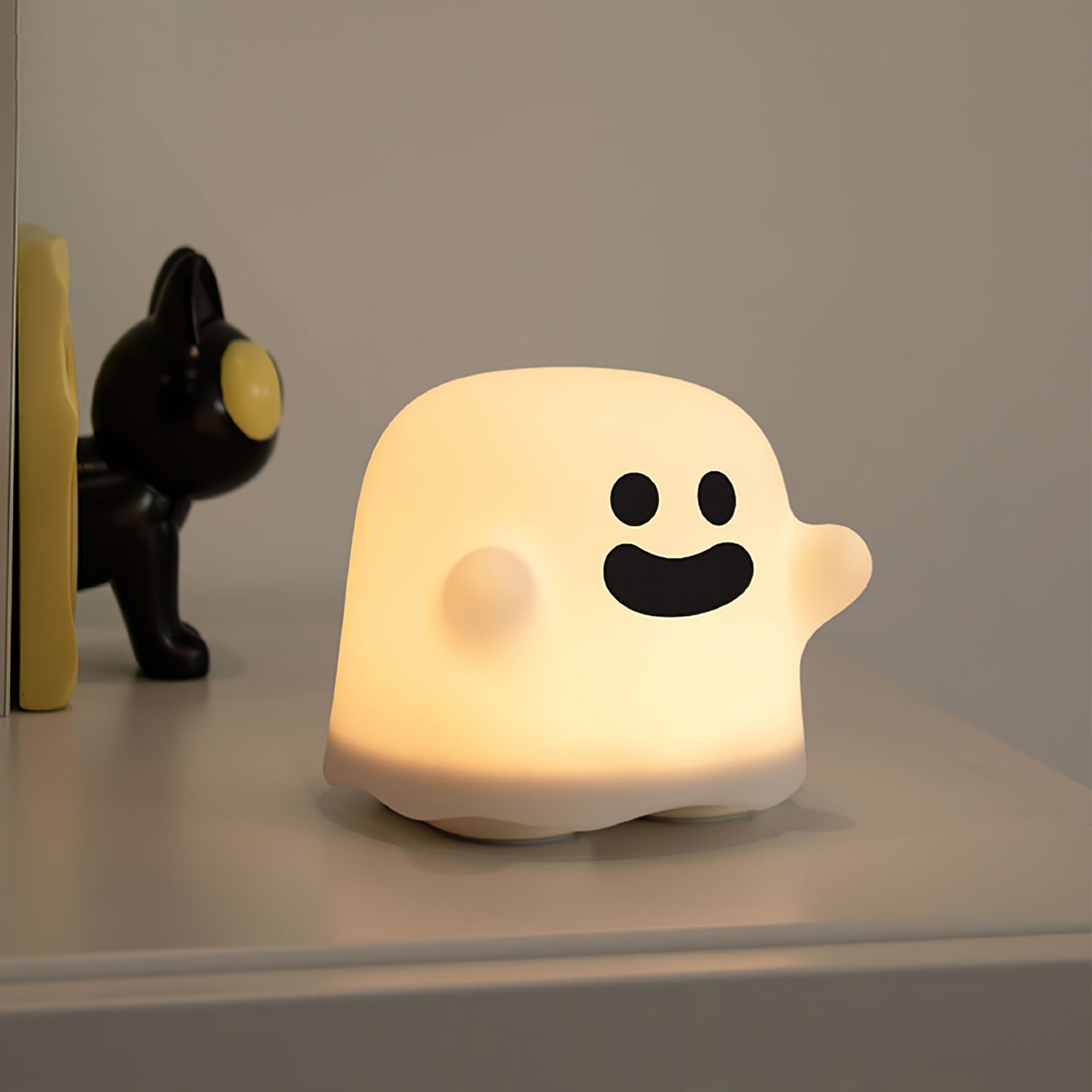 Ghost Built-in Battery Table Lamp - Lumpaz