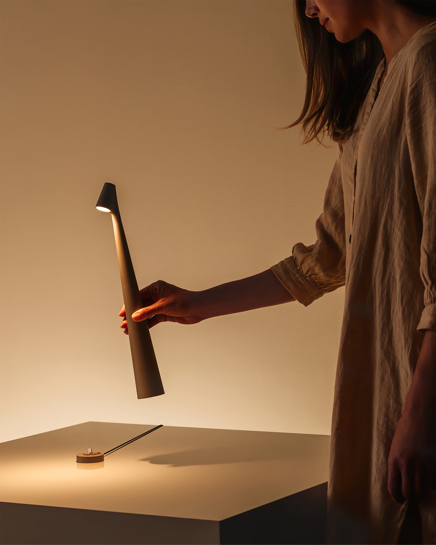Africa Built-in Battery Table Lamp - Lumpaz