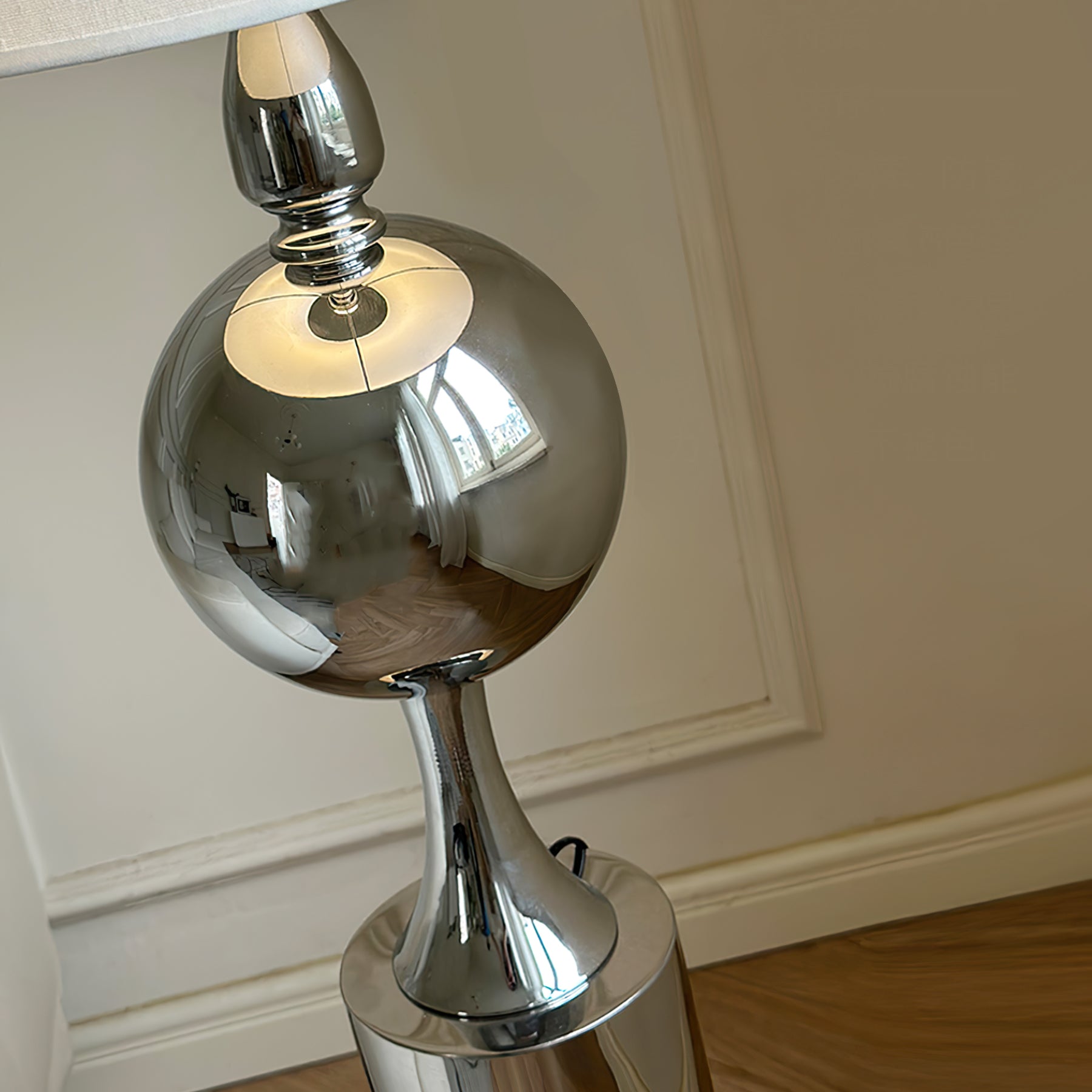 Extraterrestrial Floor Lamp - Lumpaz