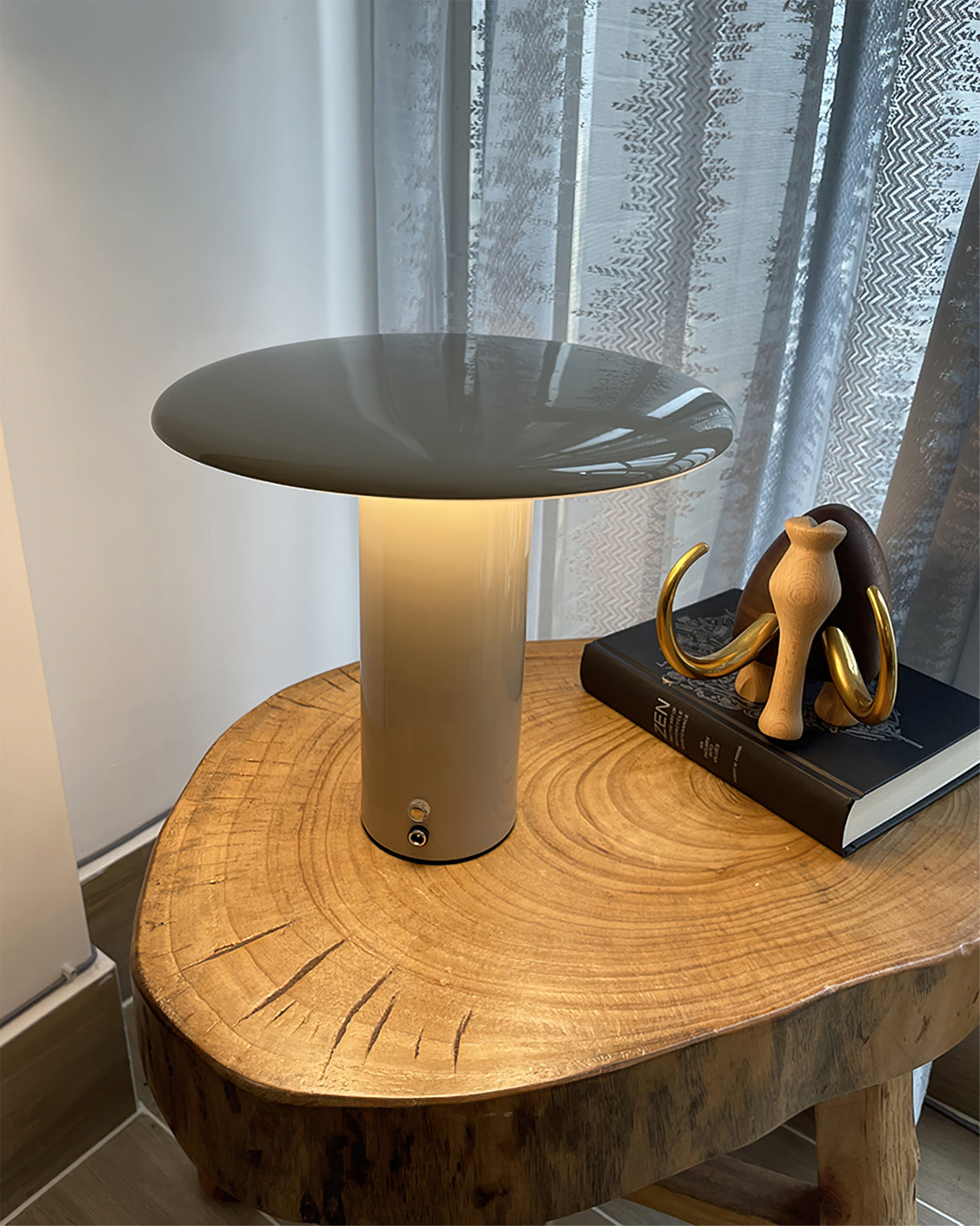 Takku Built-in Battery Table Lamp - Lumpaz