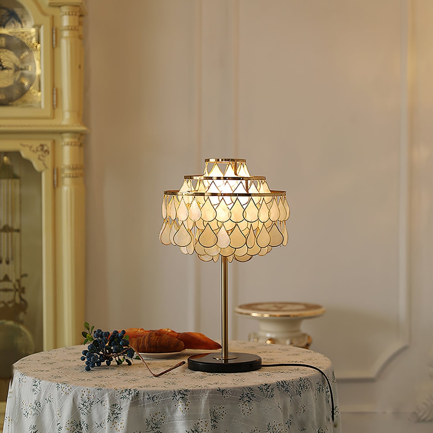 Vivant Shell Table Lamp - Lumpaz