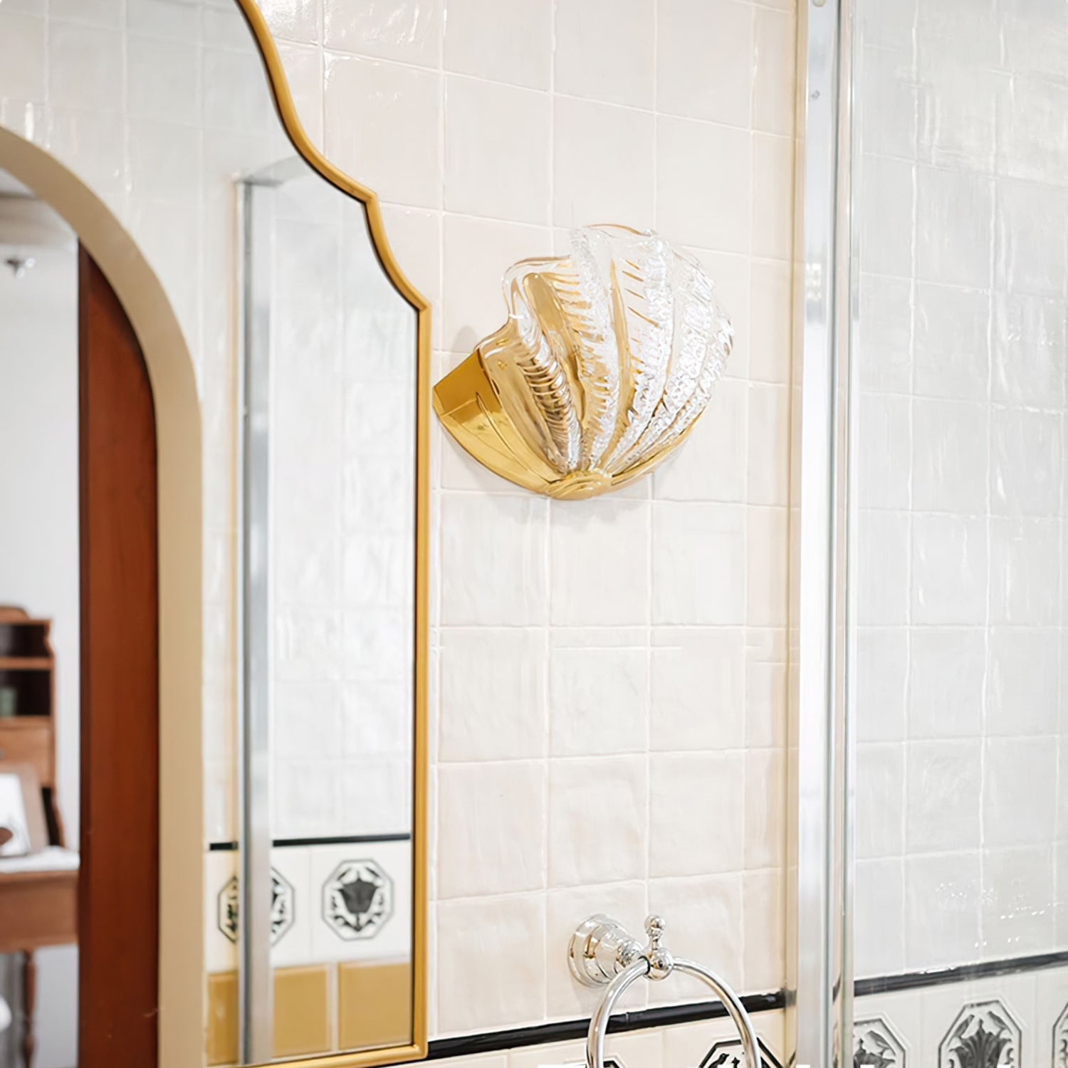 Shell Brass Wall Lamp - Lumpaz