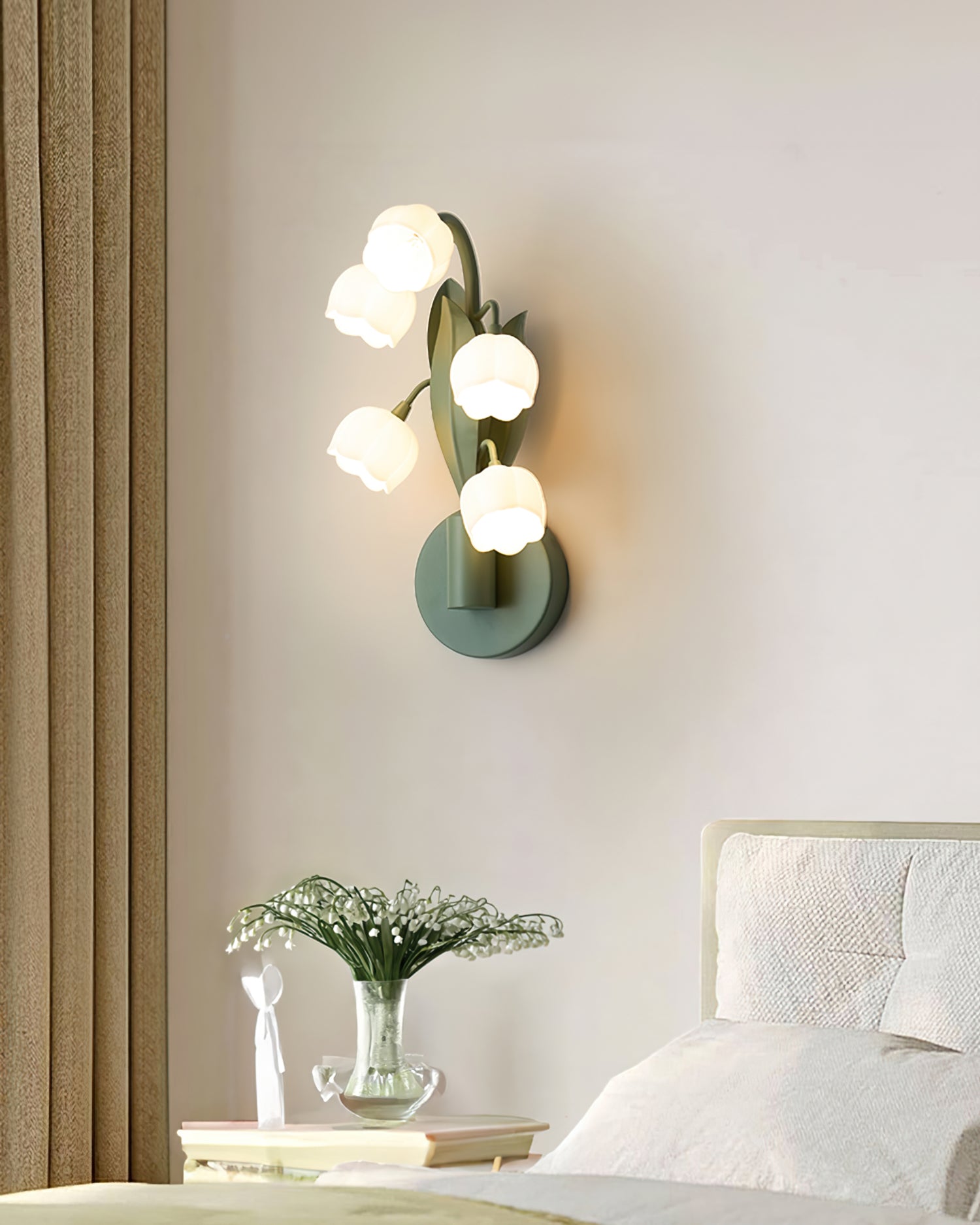 Bell Orchid Wall Lamp - Lumpaz