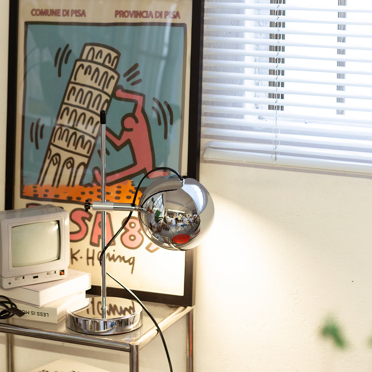 Ball Bracket Table Lamp - Lumpaz