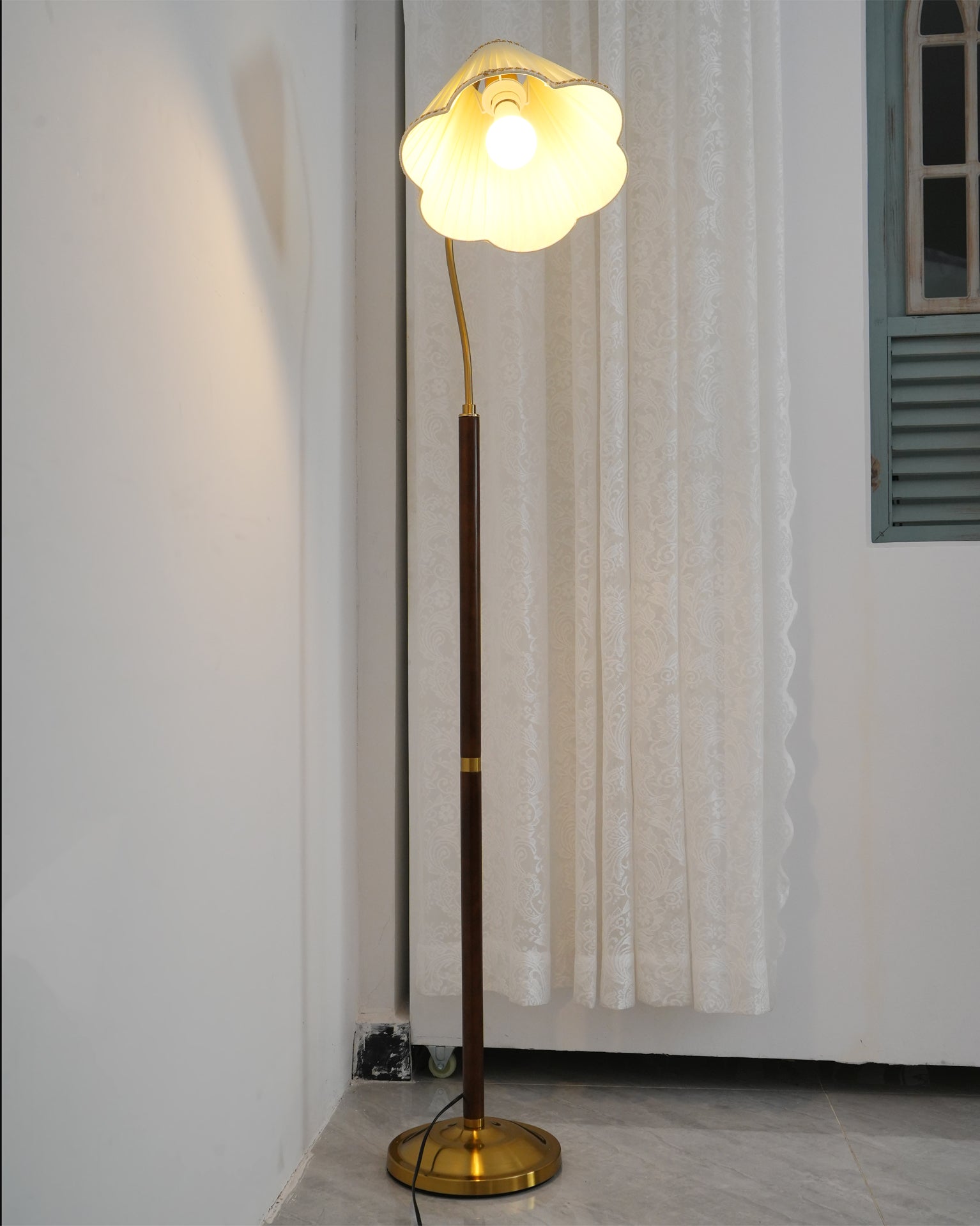 Florentine Fabric Floor Lamp - Lumpaz
