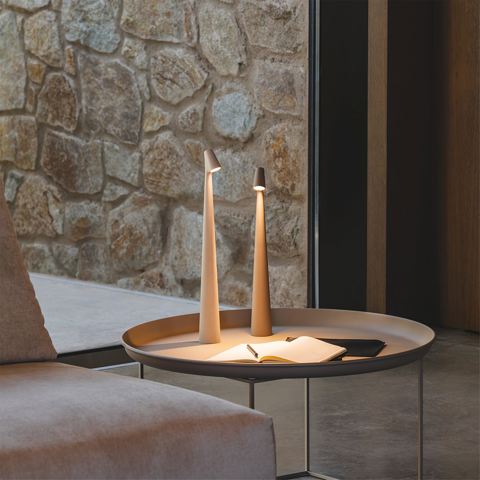 Africa Built-in Battery Table Lamp - Lumpaz