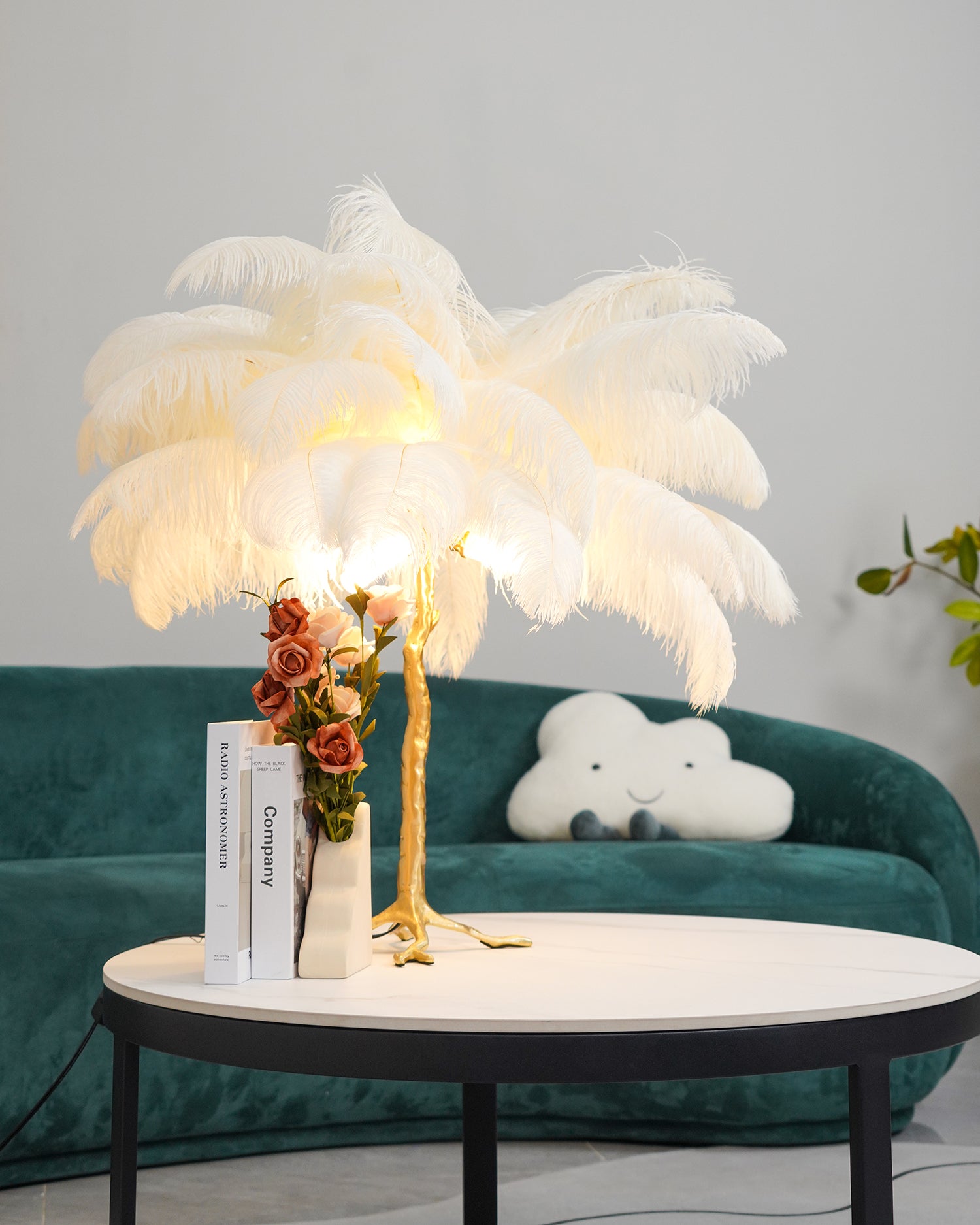 Ostrich Feather Table Lamp - Lumpaz