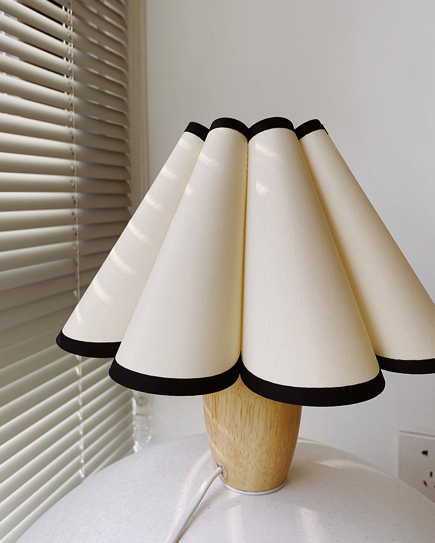 Vintage Fluted Table Lamp - Lumpaz