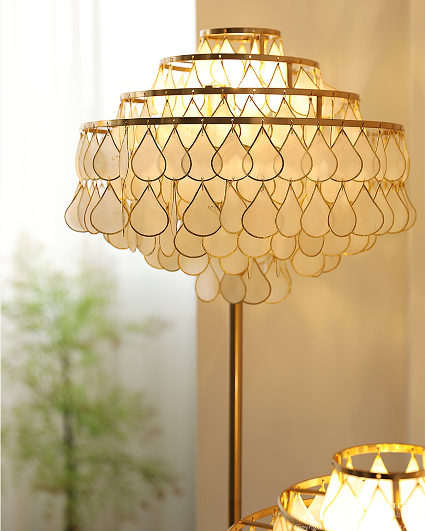Vivant Shell Floor Lamp - Lumpaz