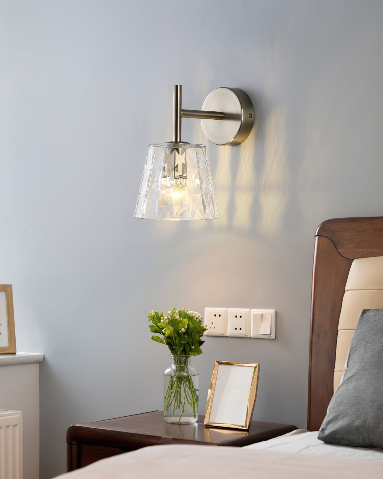 Filiyano Glass Wall Lamp - Lumpaz