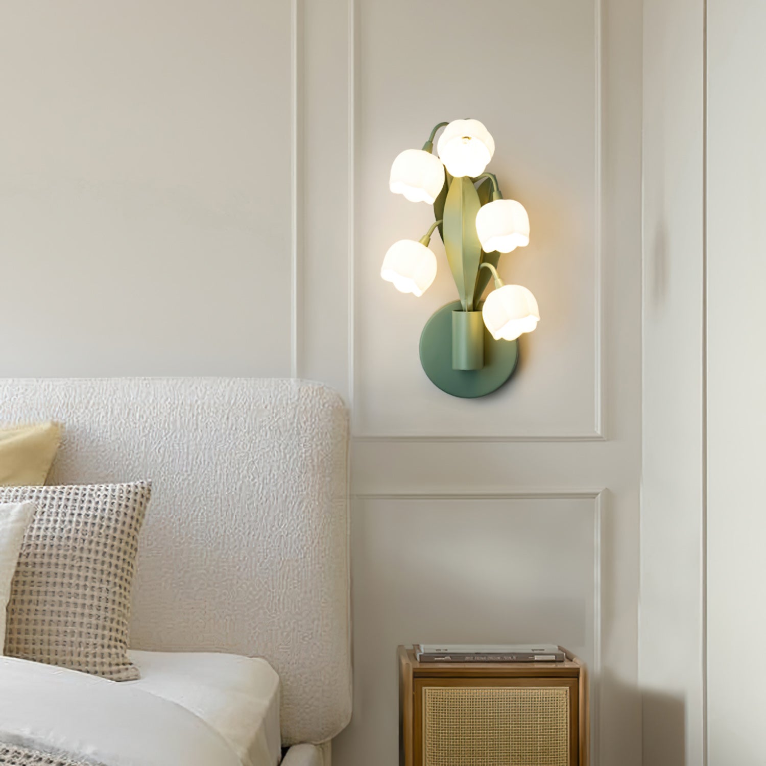 Bell Orchid Wall Lamp - Lumpaz