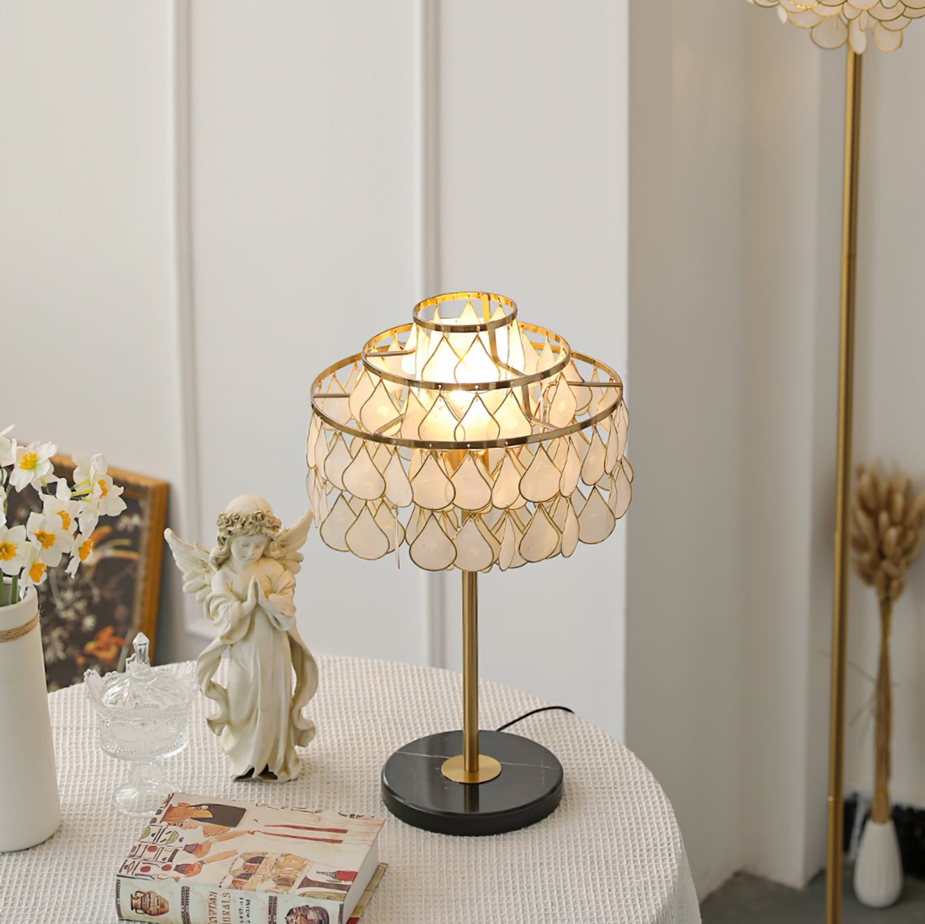 Vivant Shell Table Lamp - Lumpaz