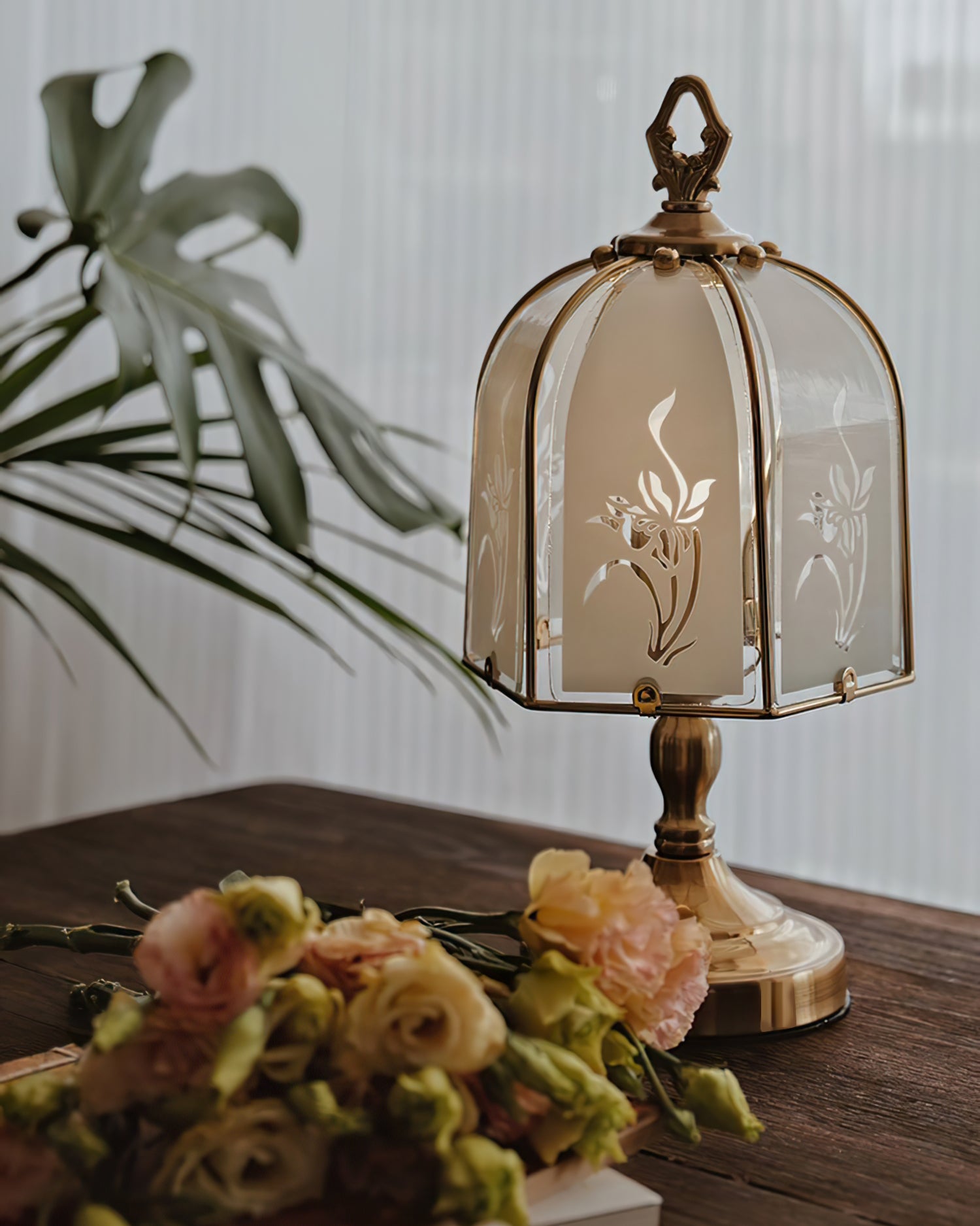 Orchid Glass Table Lamp - Lumpaz