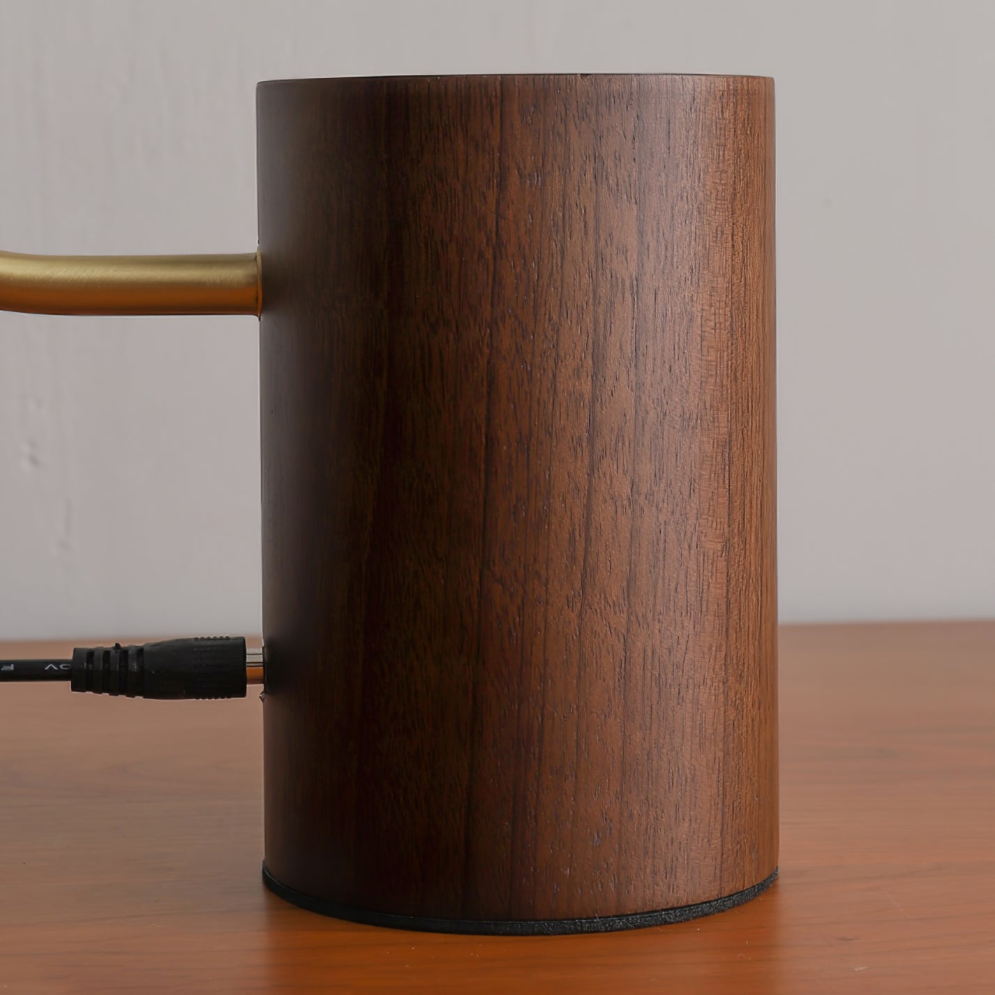 Banker Slim Table Lamp - Lumpaz