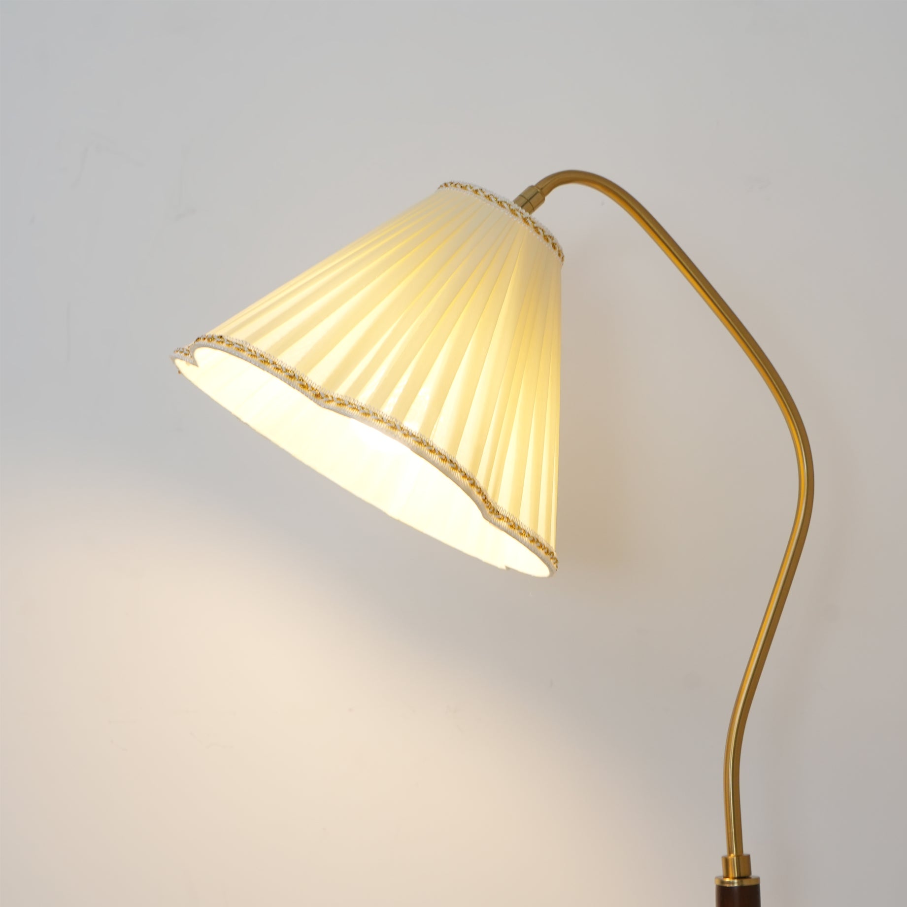 Florentine Fabric Floor Lamp - Lumpaz