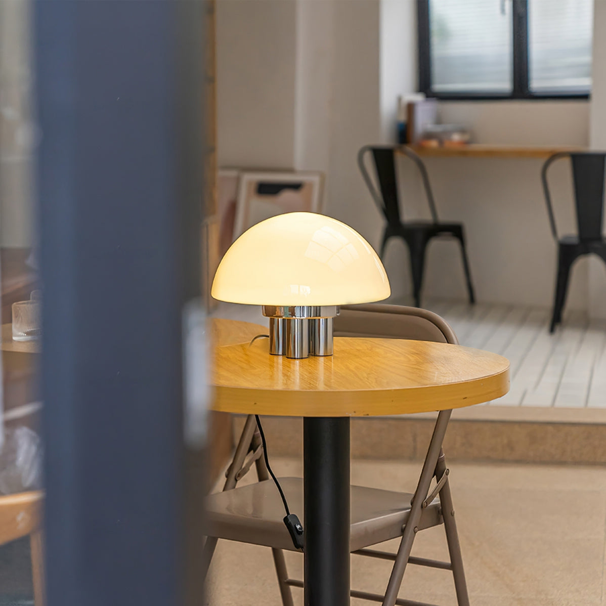Magnolia Table Lamp - Lumpaz