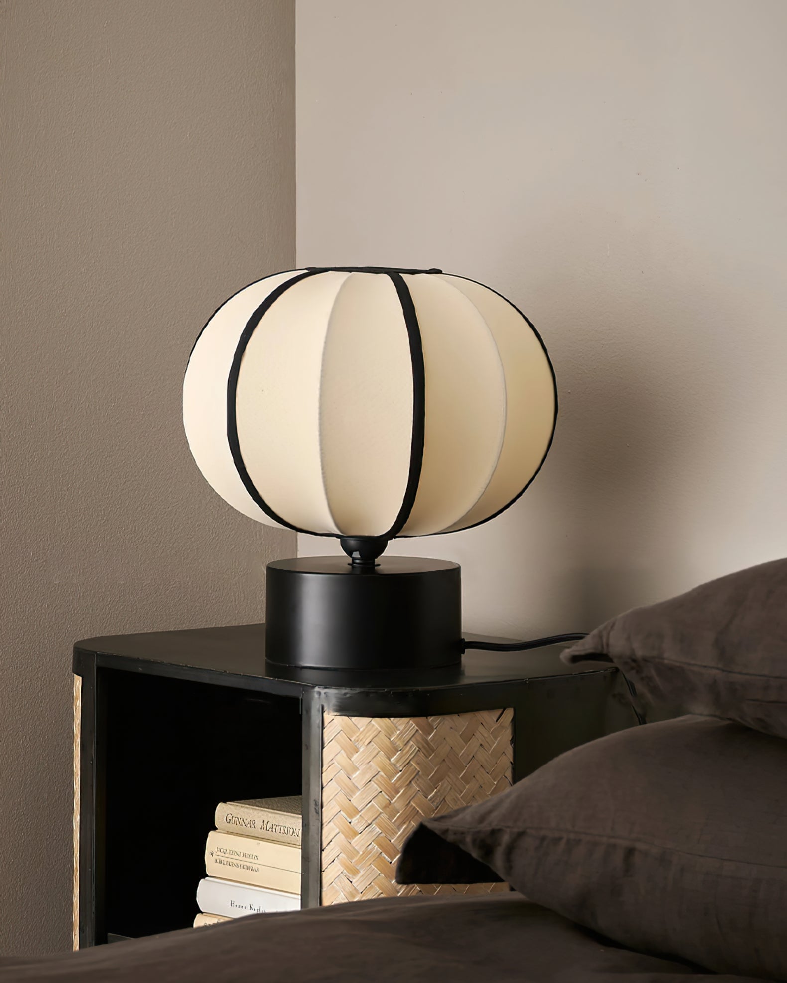 Ellos Table Lamp - Lumpaz