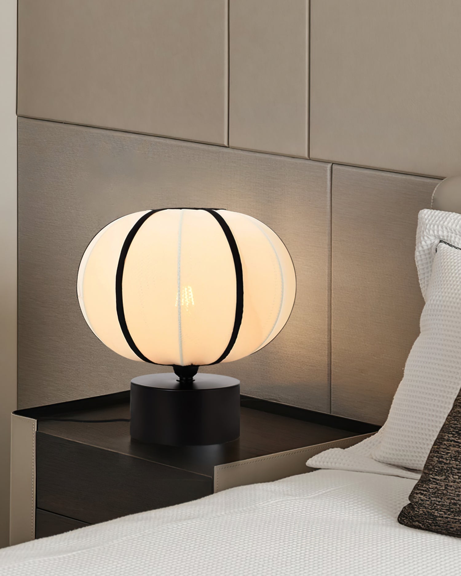 Ellos Table Lamp - Lumpaz