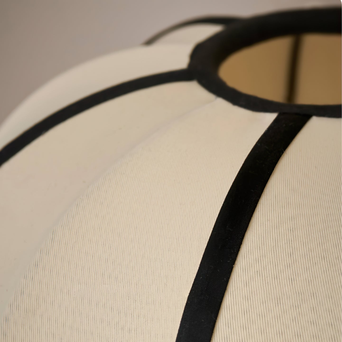 Ellos Table Lamp - Lumpaz