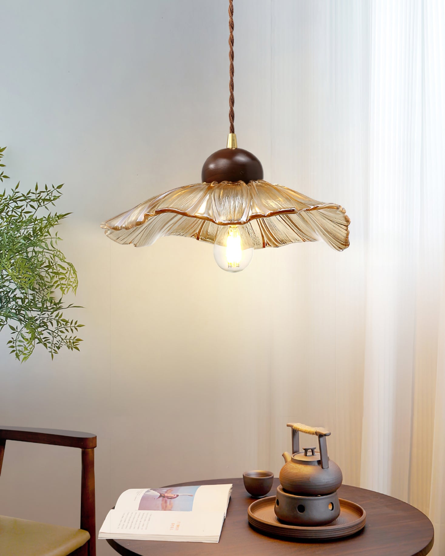 Scalloped Floral Pendant Lamp - Lumpaz