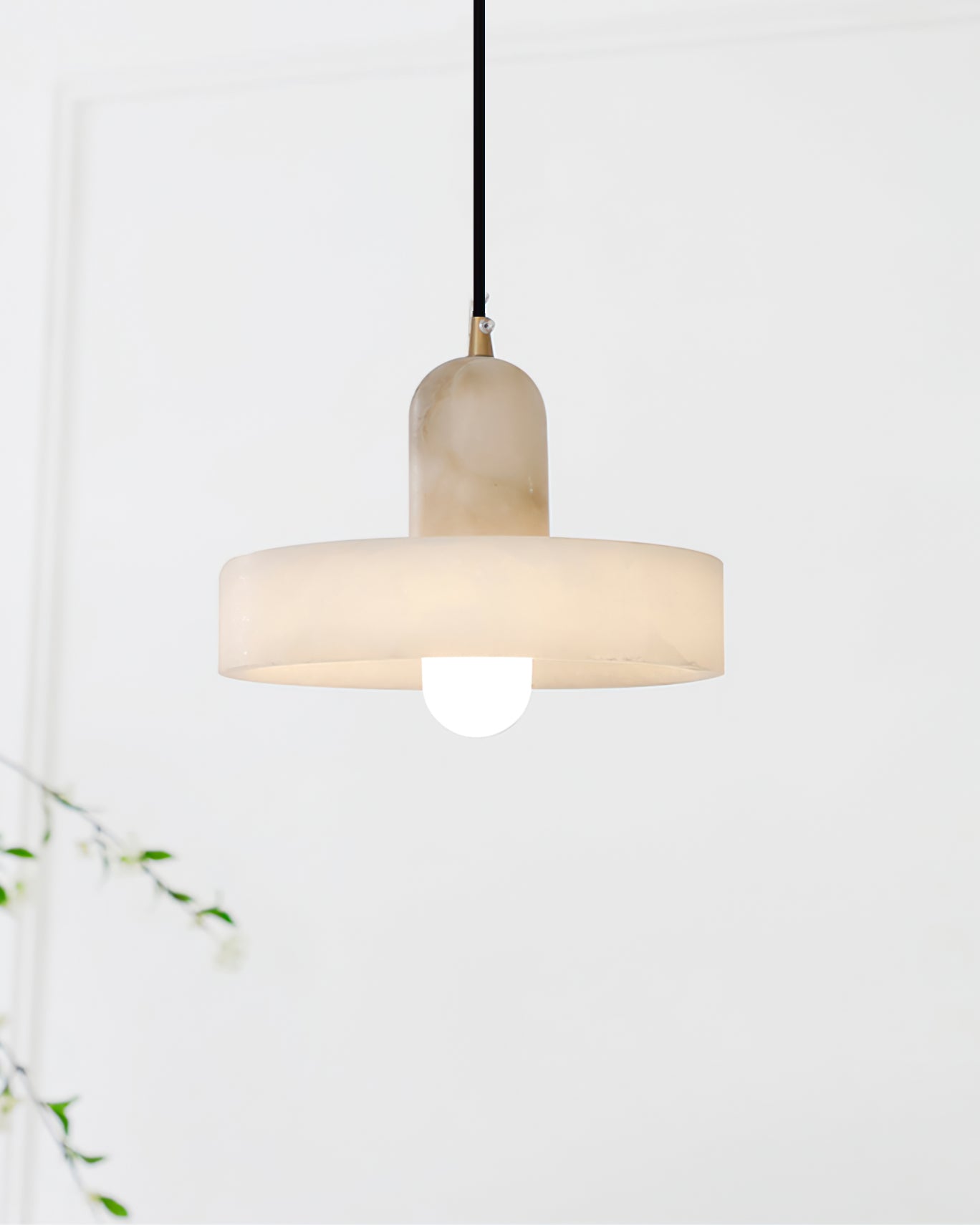Disc Orb Alabaster Pendant Lamp - Lumpaz