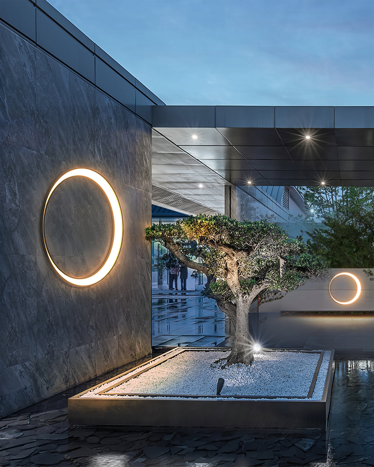 Moon Solar Outdoor Wall Lamp - Lumpaz