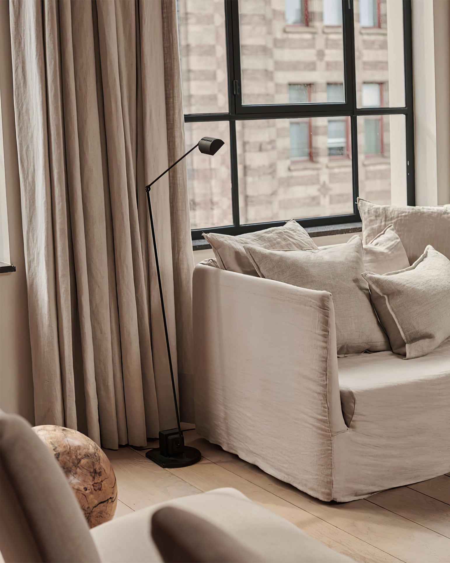 Zalena Floor Lamp - Lumpaz