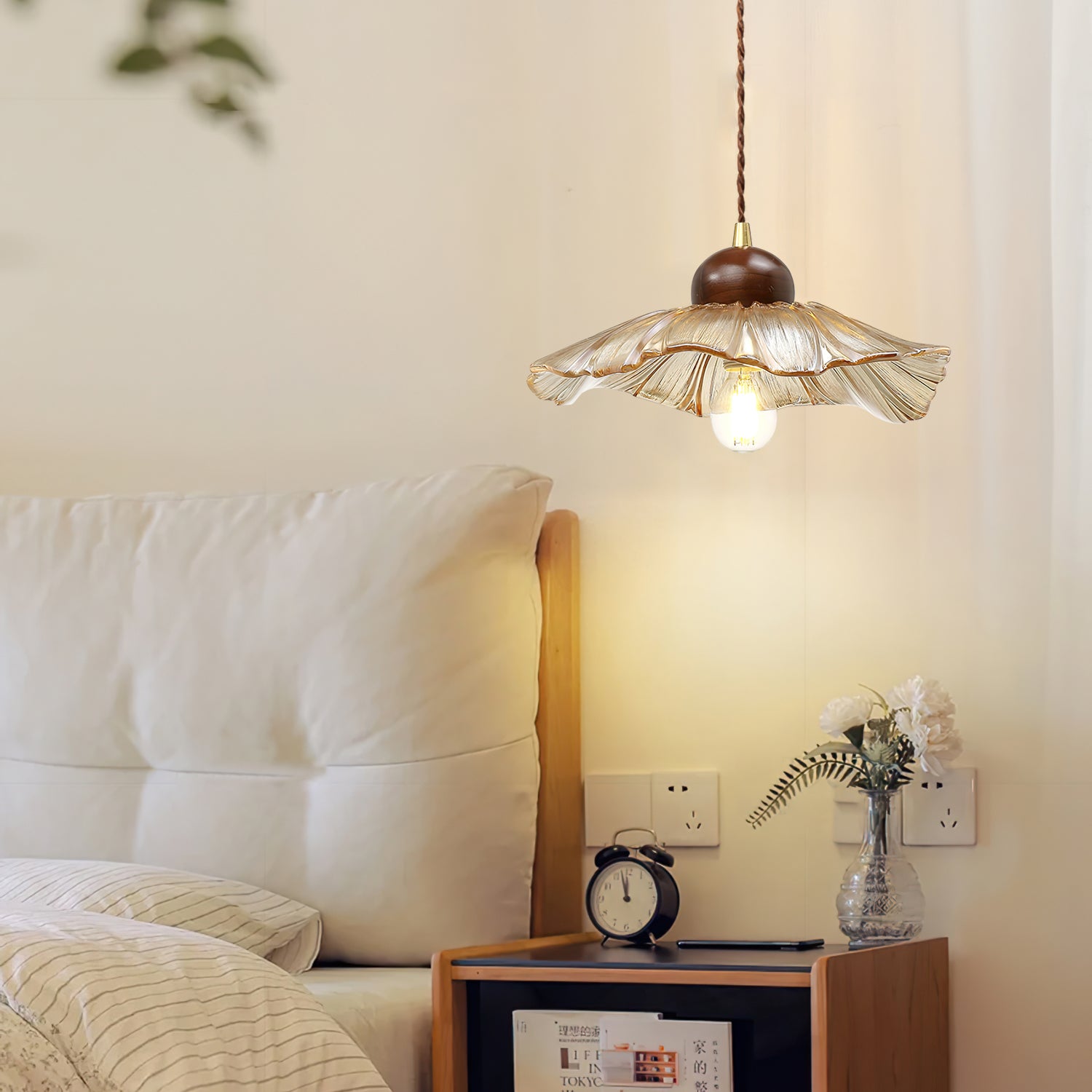 Scalloped Floral Pendant Lamp - Lumpaz