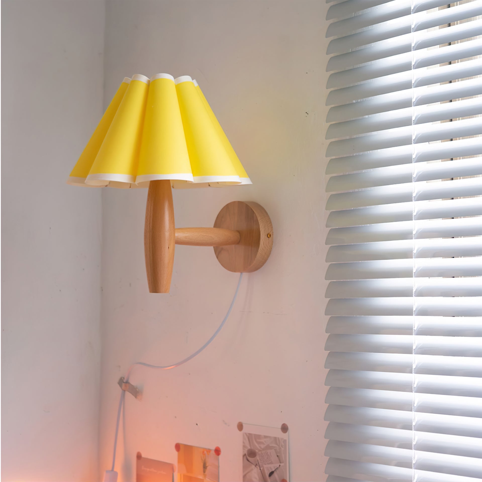 Vintage Fluted Plug In Wall Lamp - Lumpaz