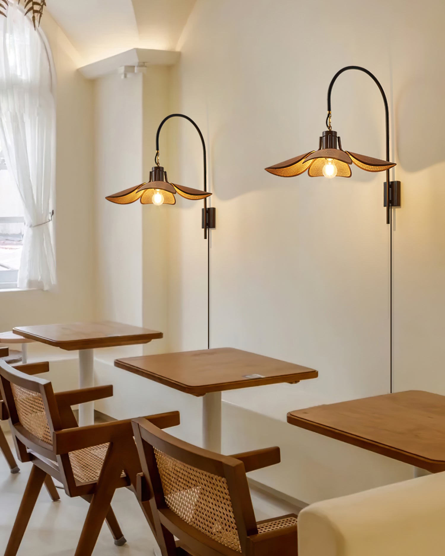 Riankh Plug In Wall Lamp - Lumpaz