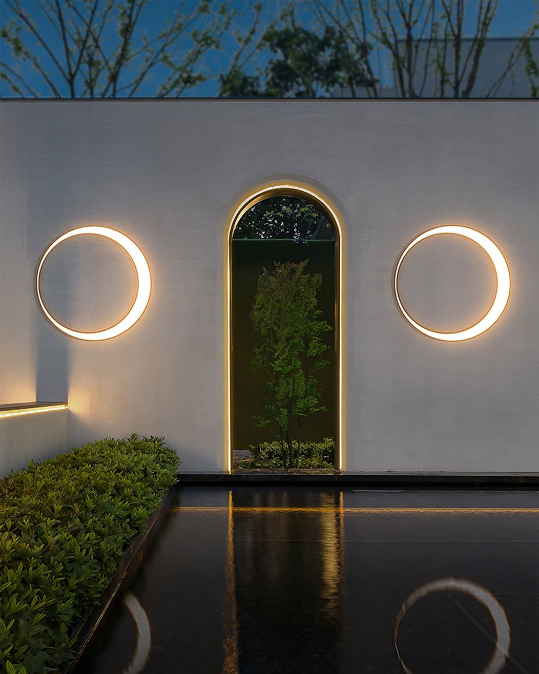 Moon Solar Outdoor Wall Lamp - Lumpaz