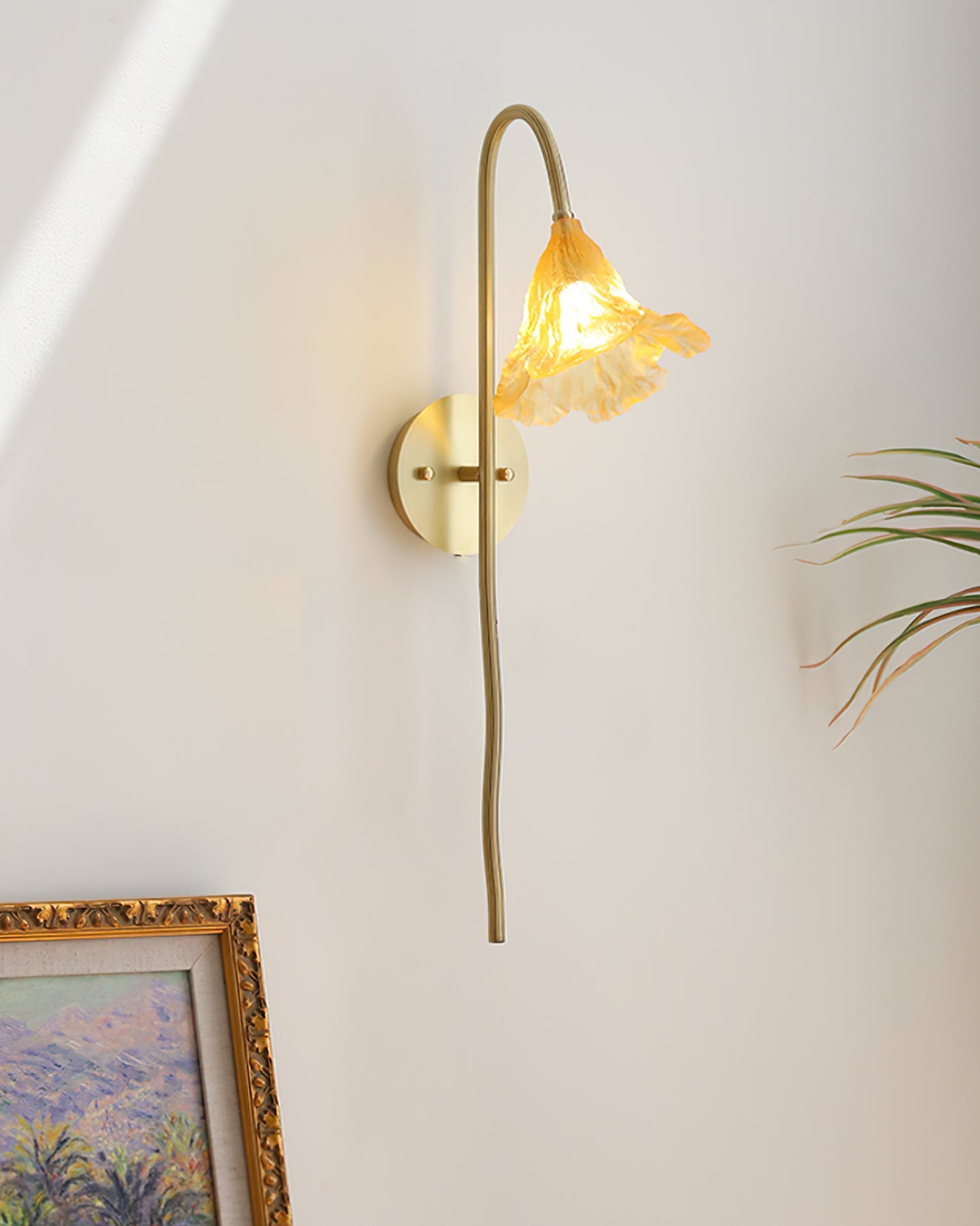 Lotus Amber Wall Lamp - Lumpaz