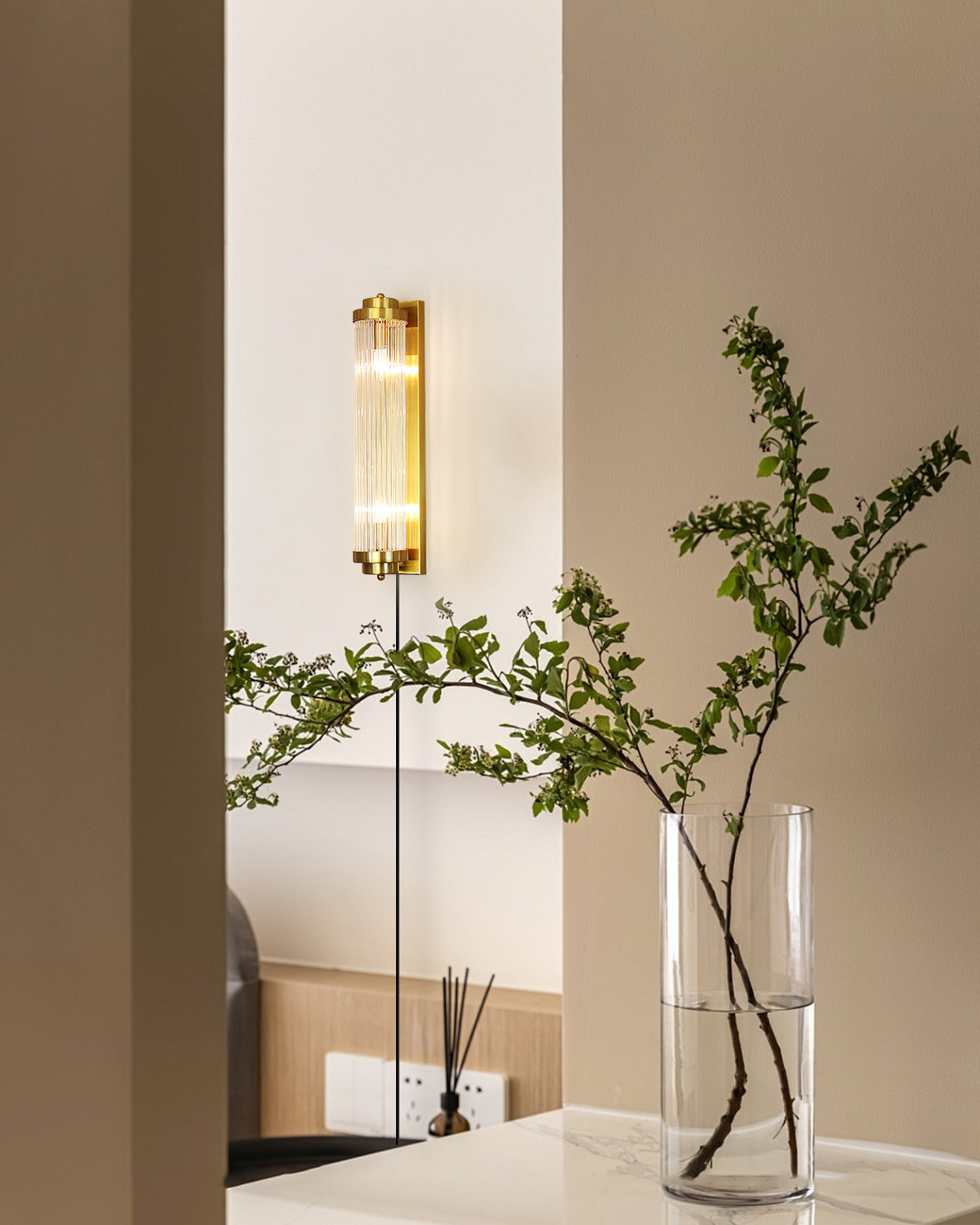 Pillar Offset Plug In Wall Lamp - Lumpaz