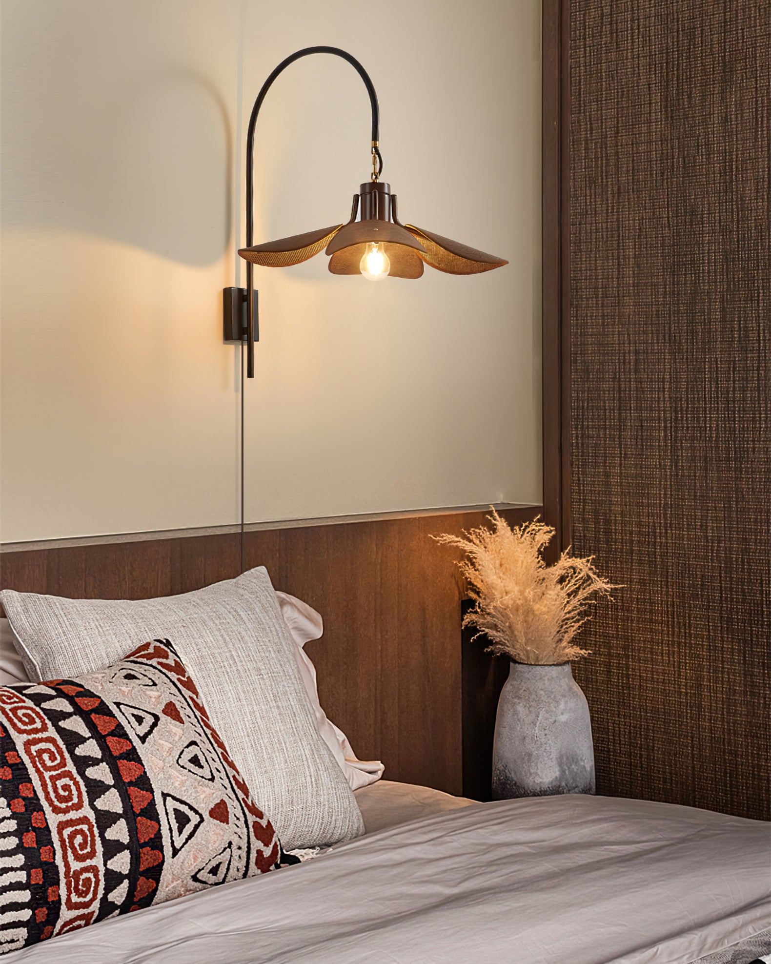 Riankh Plug In Wall Lamp - Lumpaz
