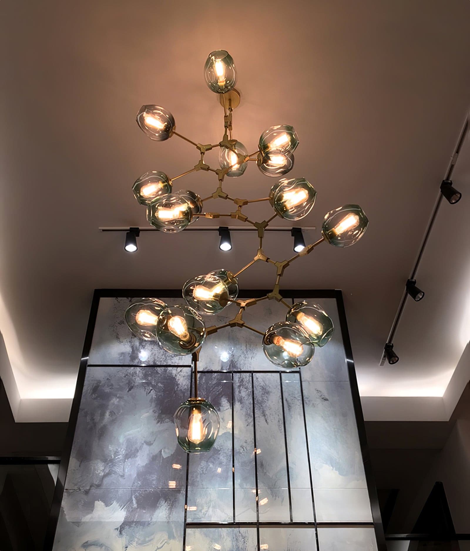 Perry Globe Vertical Chandelier - Lumpaz
