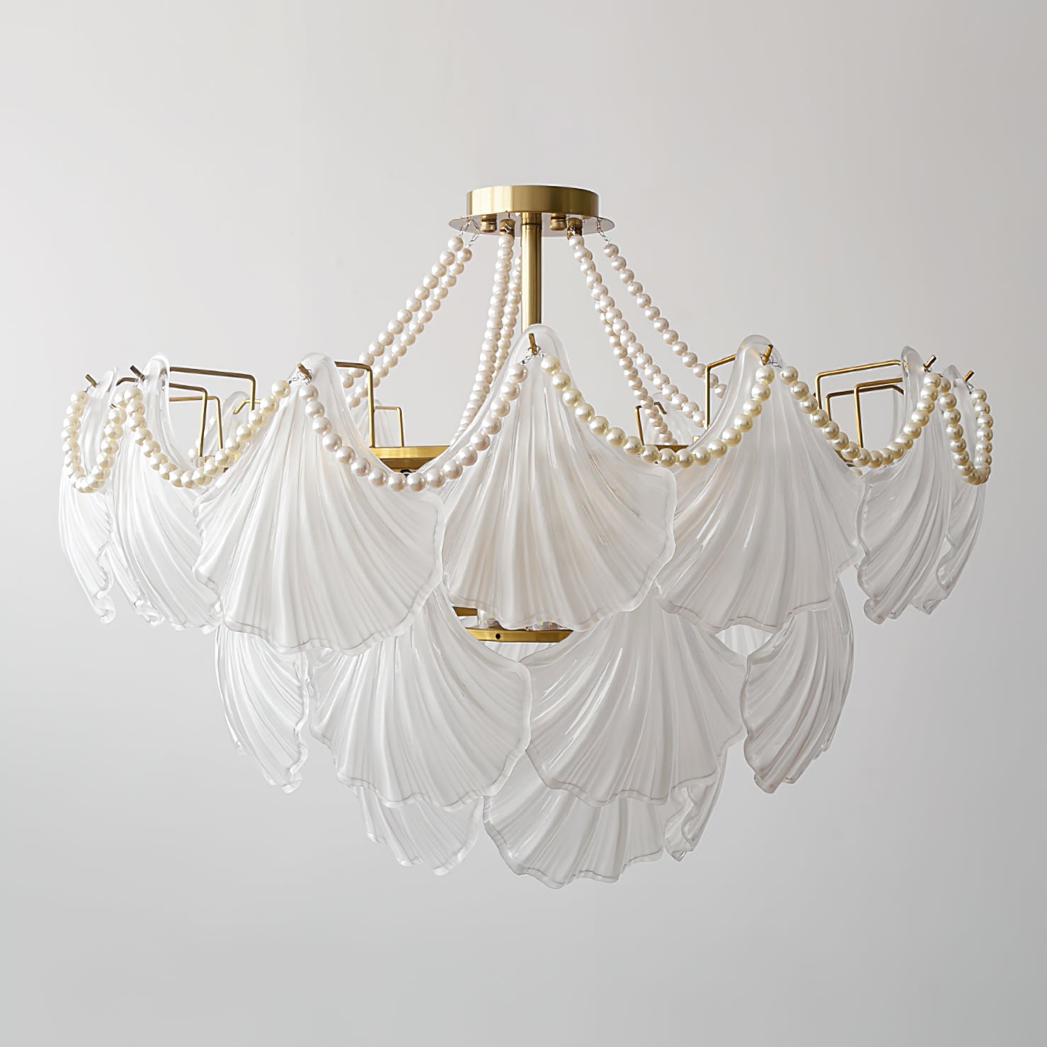 Scallop Shell Chandelier - Lumpaz