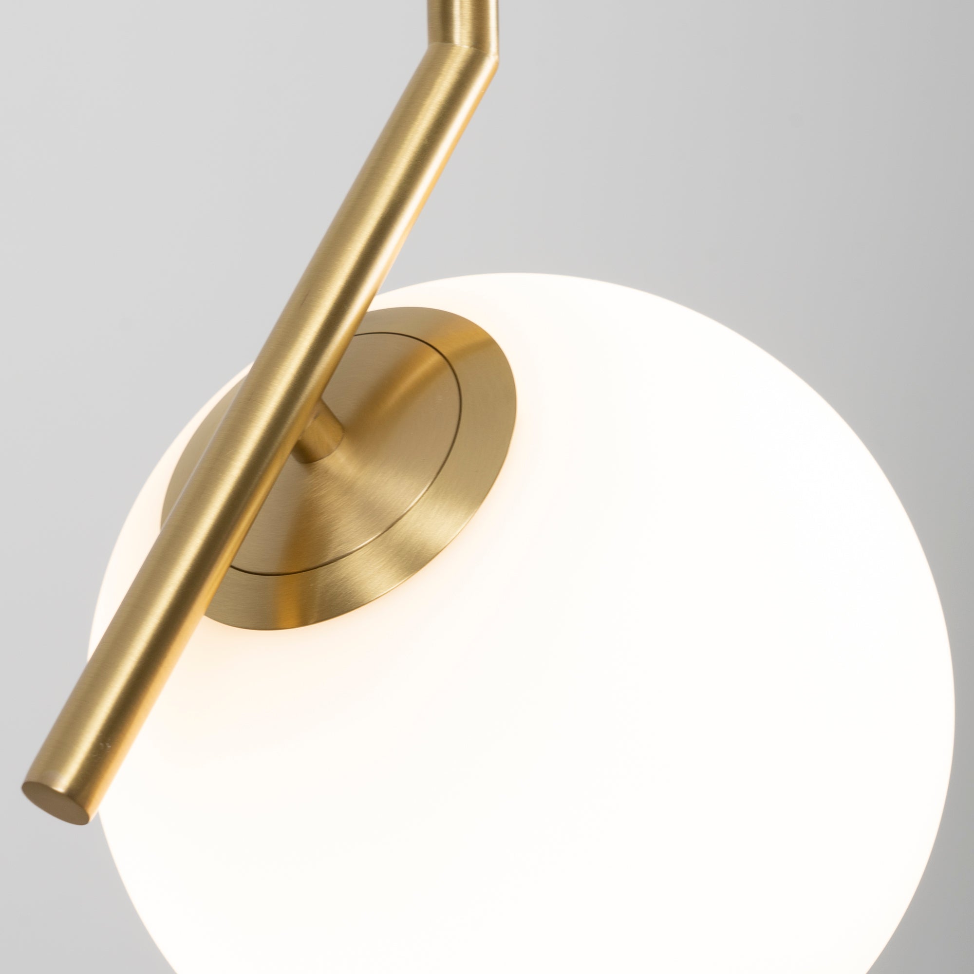 Corner Round Pendant Light - Lumpaz