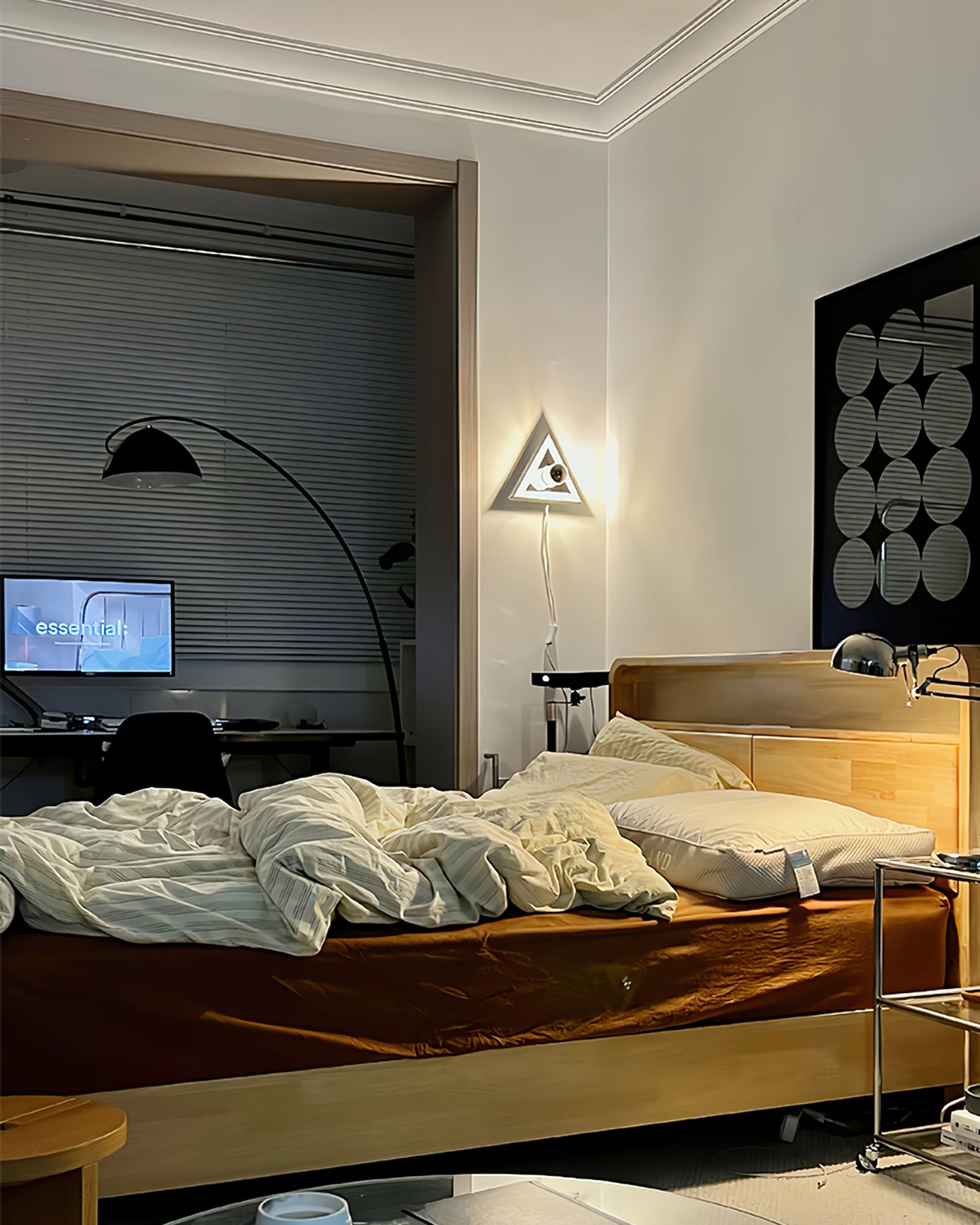Prism Triangle Wall Lamp - Lumpaz