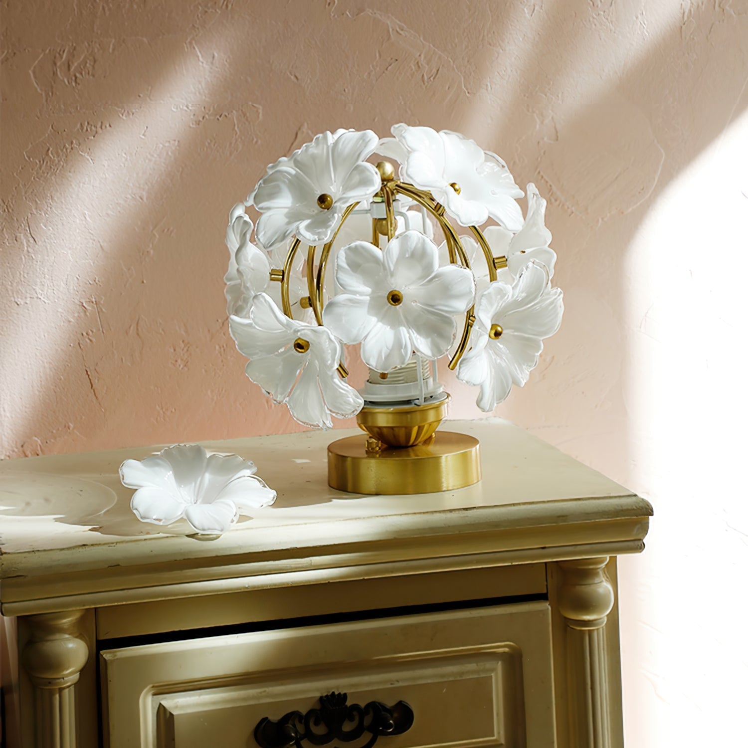 Grace Floral Table Lamp - Lumpaz