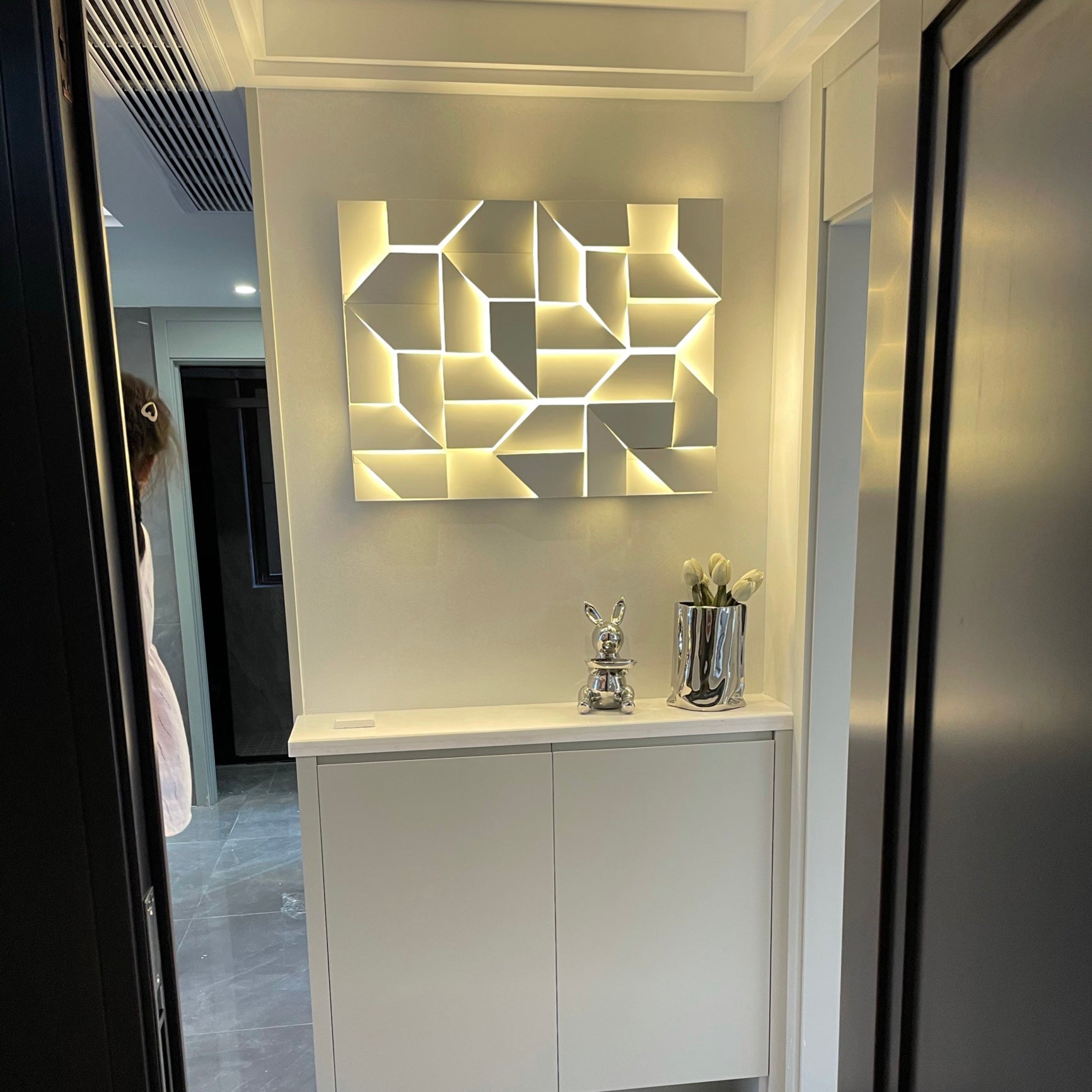 Shadows Built-in Battery Wall Lamp - Lumpaz