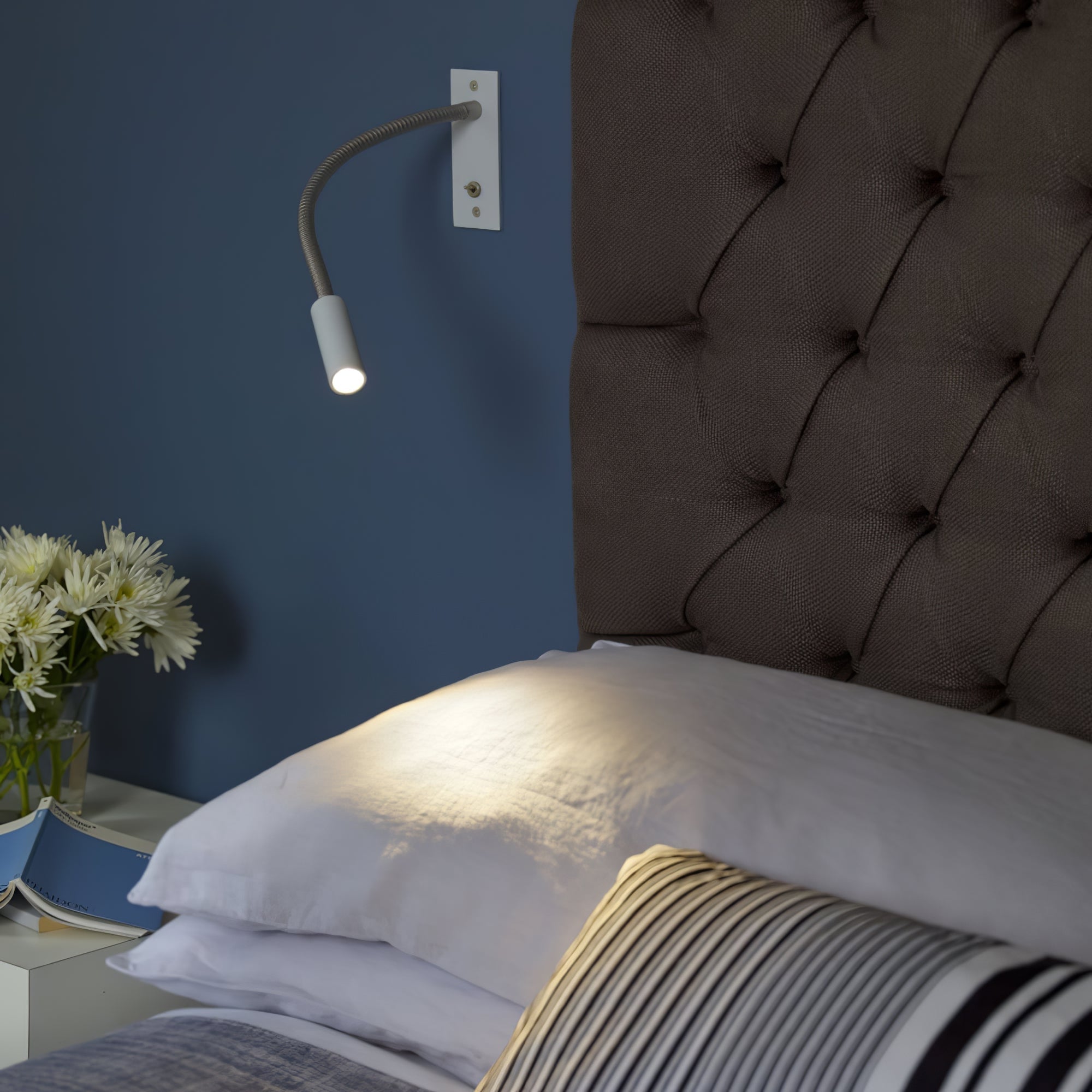 LED Bedroom Art Deco Wall Light - Lumpaz