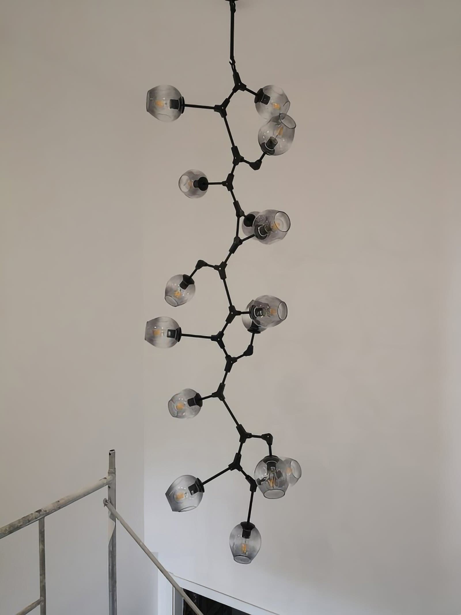 Perry Globe Vertical Chandelier - Lumpaz